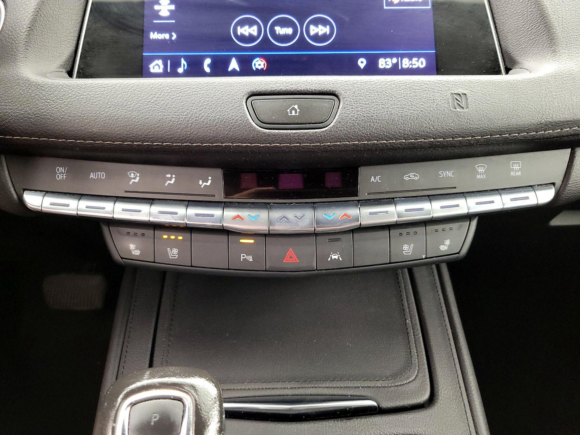 Thumbnail: 2019 Cadillac XT4 - 16