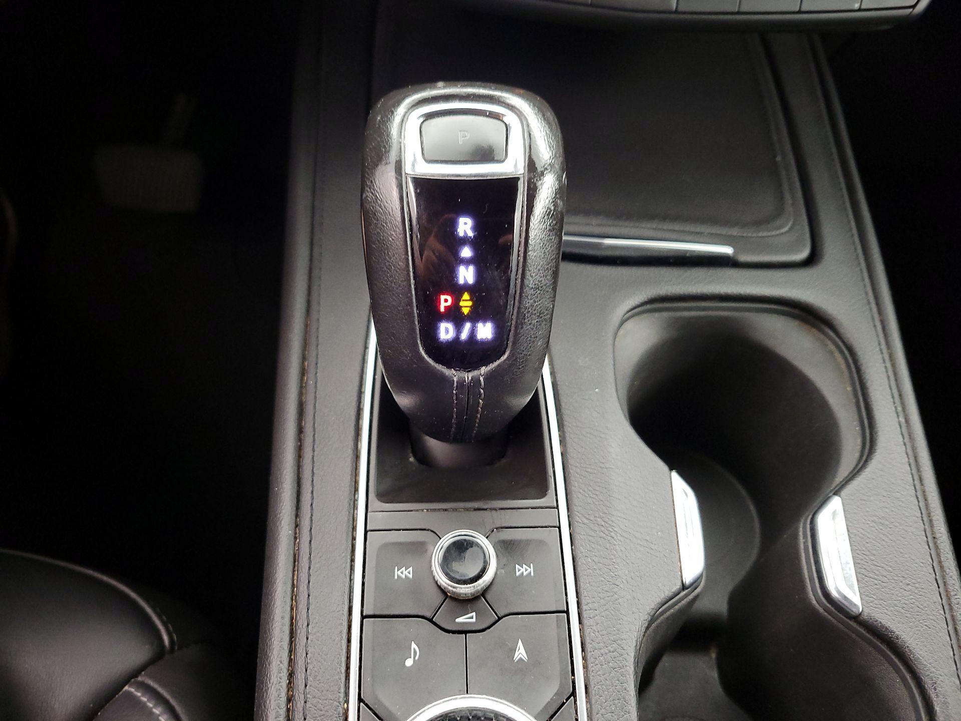 Thumbnail: 2019 Cadillac XT4 - 17