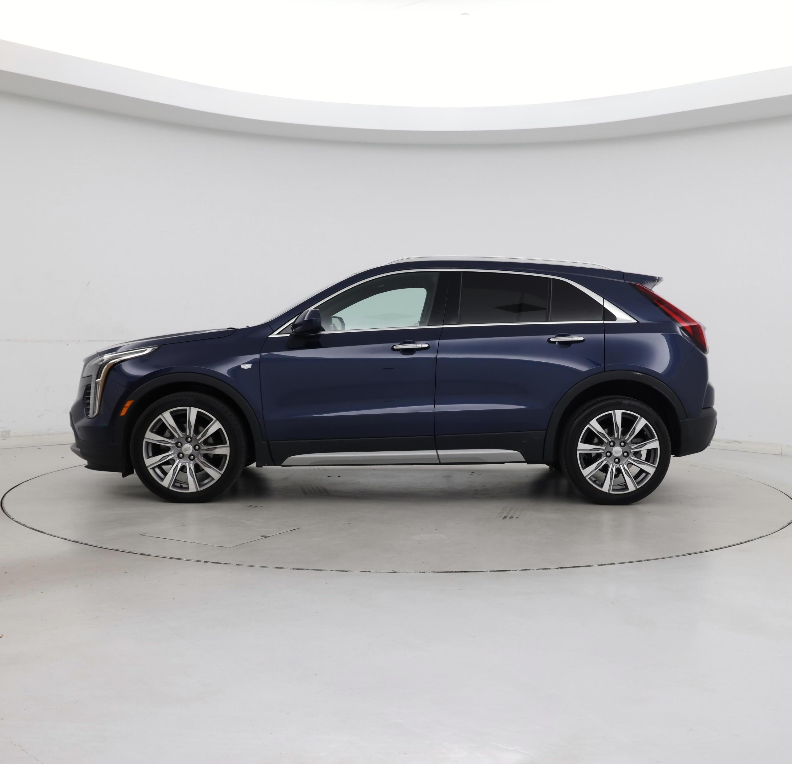 Thumbnail: 2019 Cadillac XT4 - 3