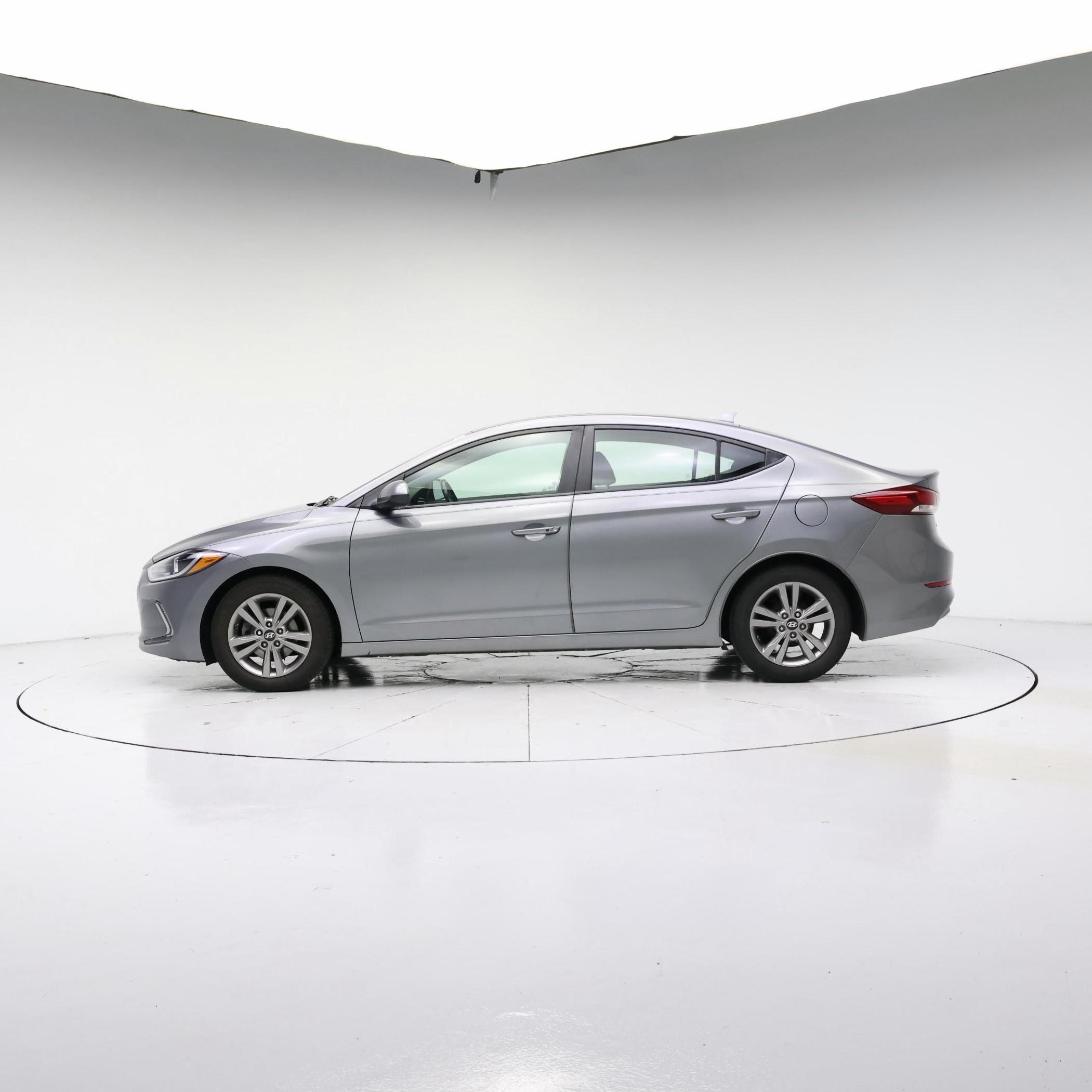 Thumbnail: 2017 Hyundai Elantra - 3