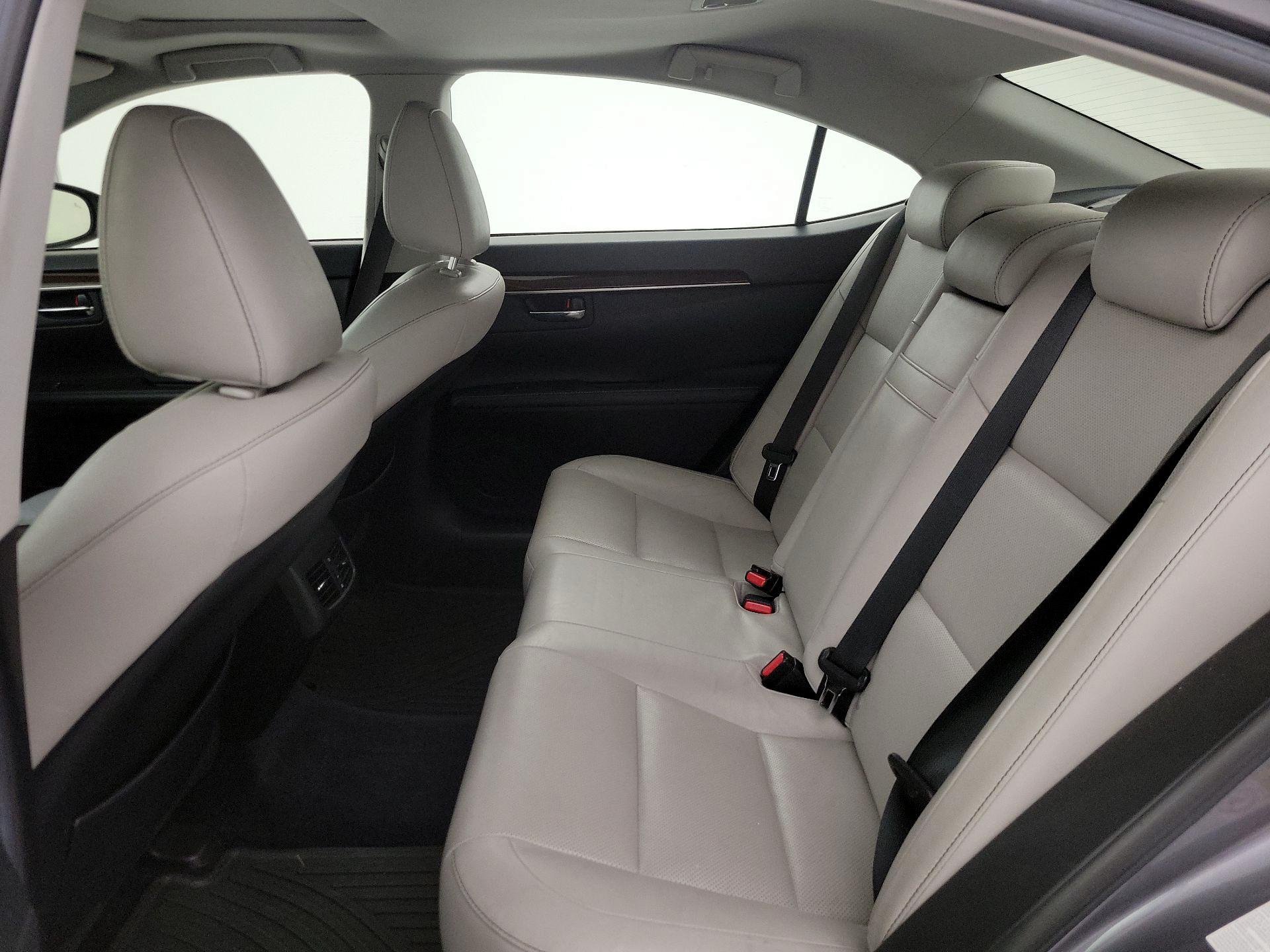 Thumbnail: 2015 Lexus ES - 20