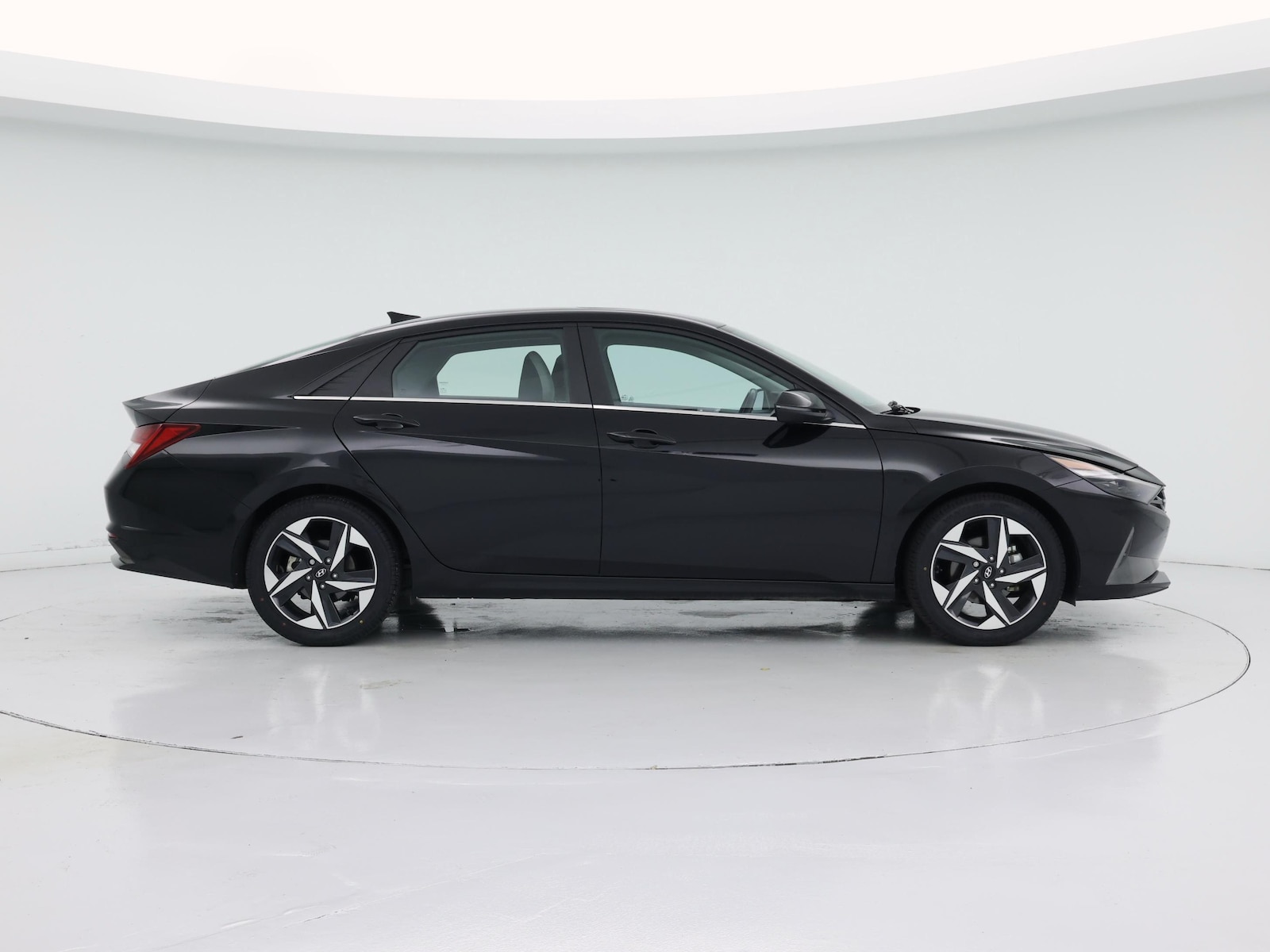 2023 Hyundai Elantra Limited - Photo 8