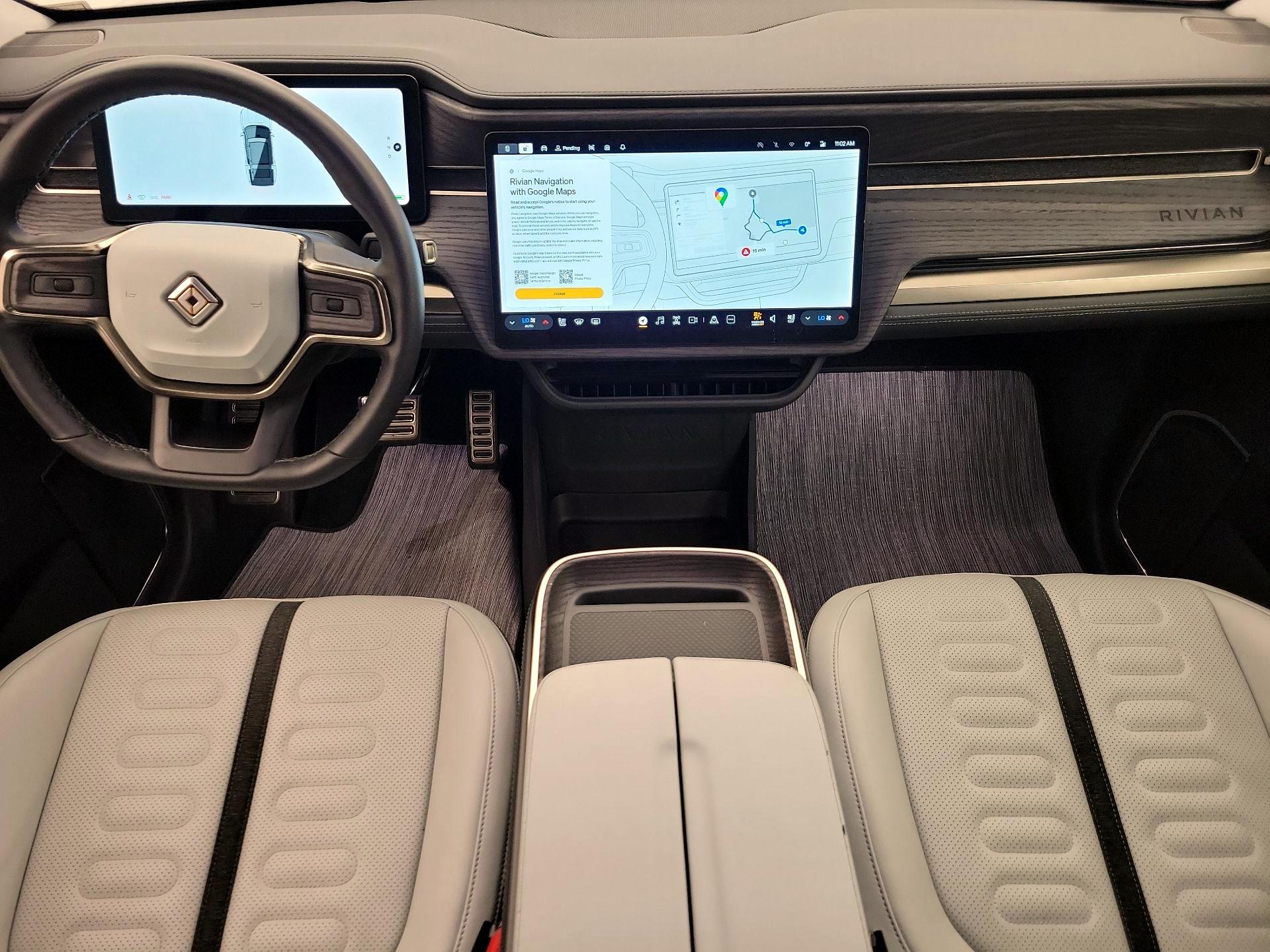 Thumbnail: 2023 Rivian R1S - 9