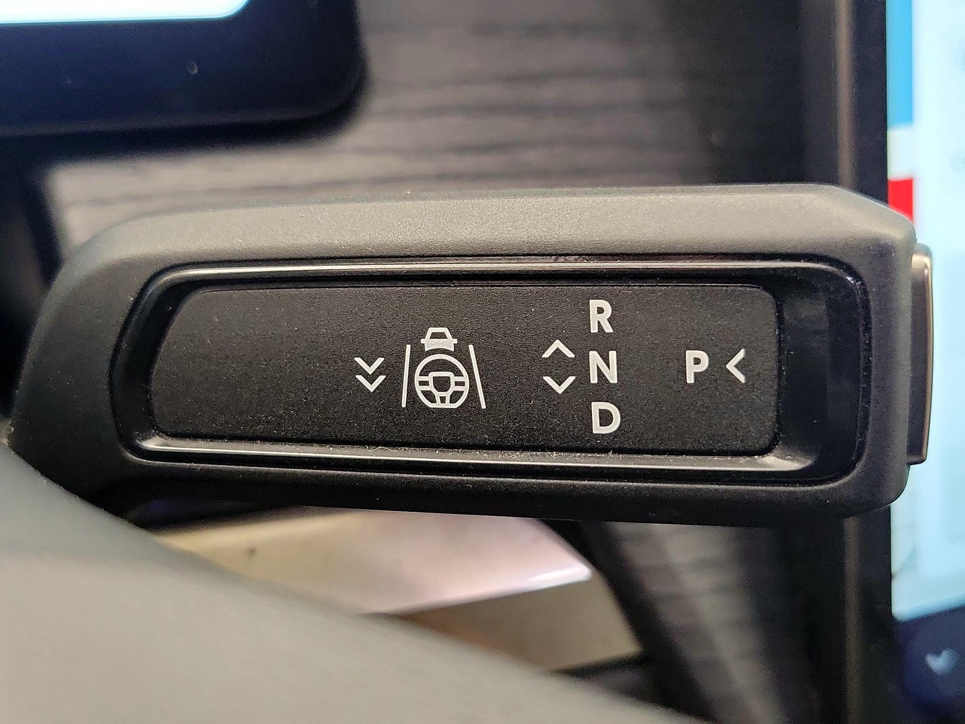 Thumbnail: 2023 Rivian R1S - 17