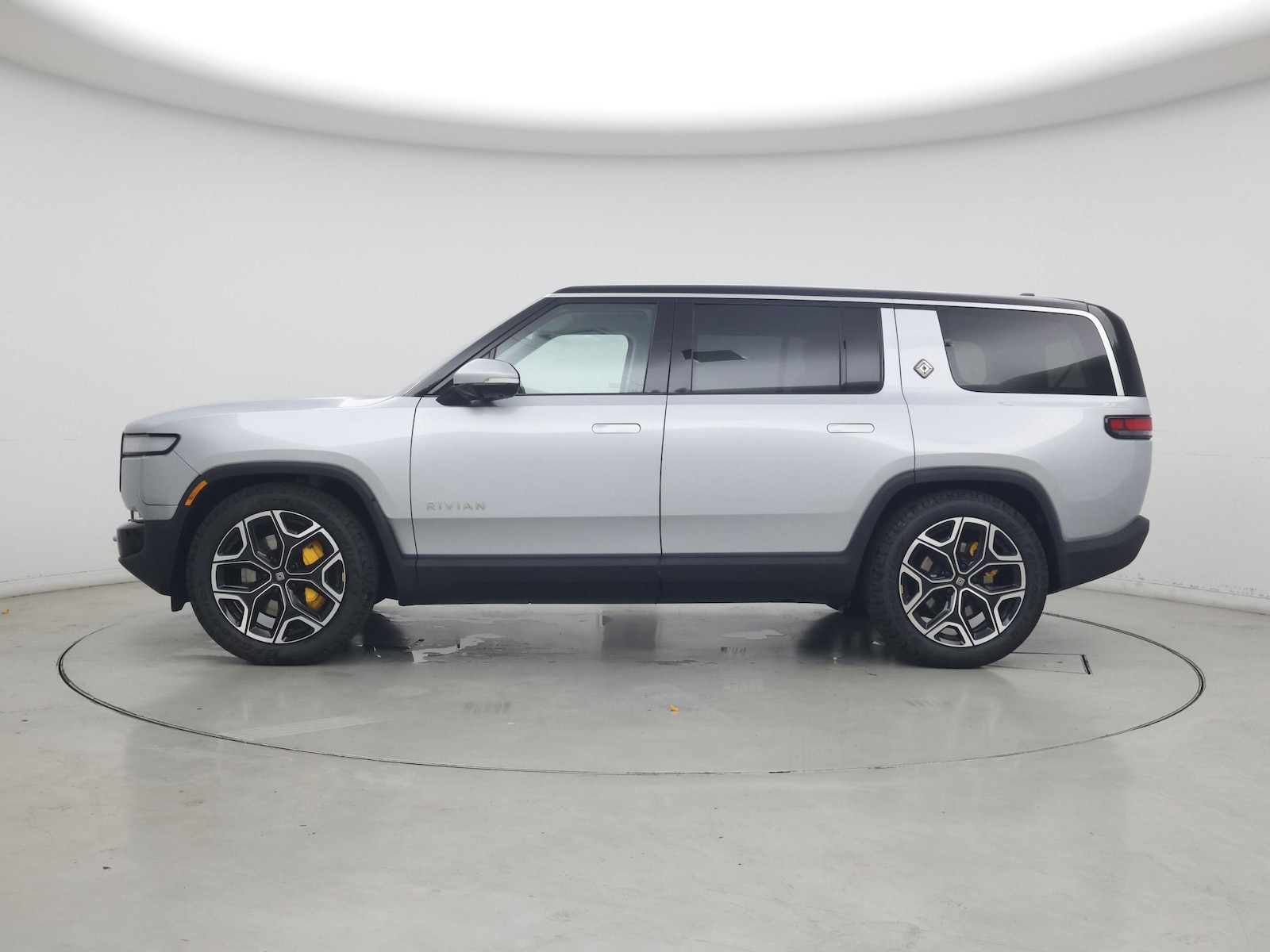 2023 Rivian R1S Adventure - Photo 4