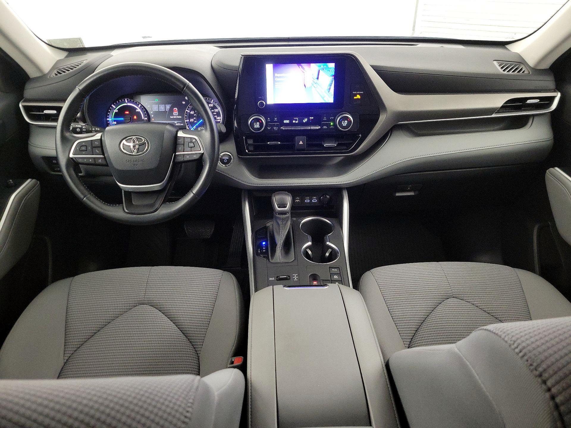 Thumbnail: 2023 Toyota Highlander - 9