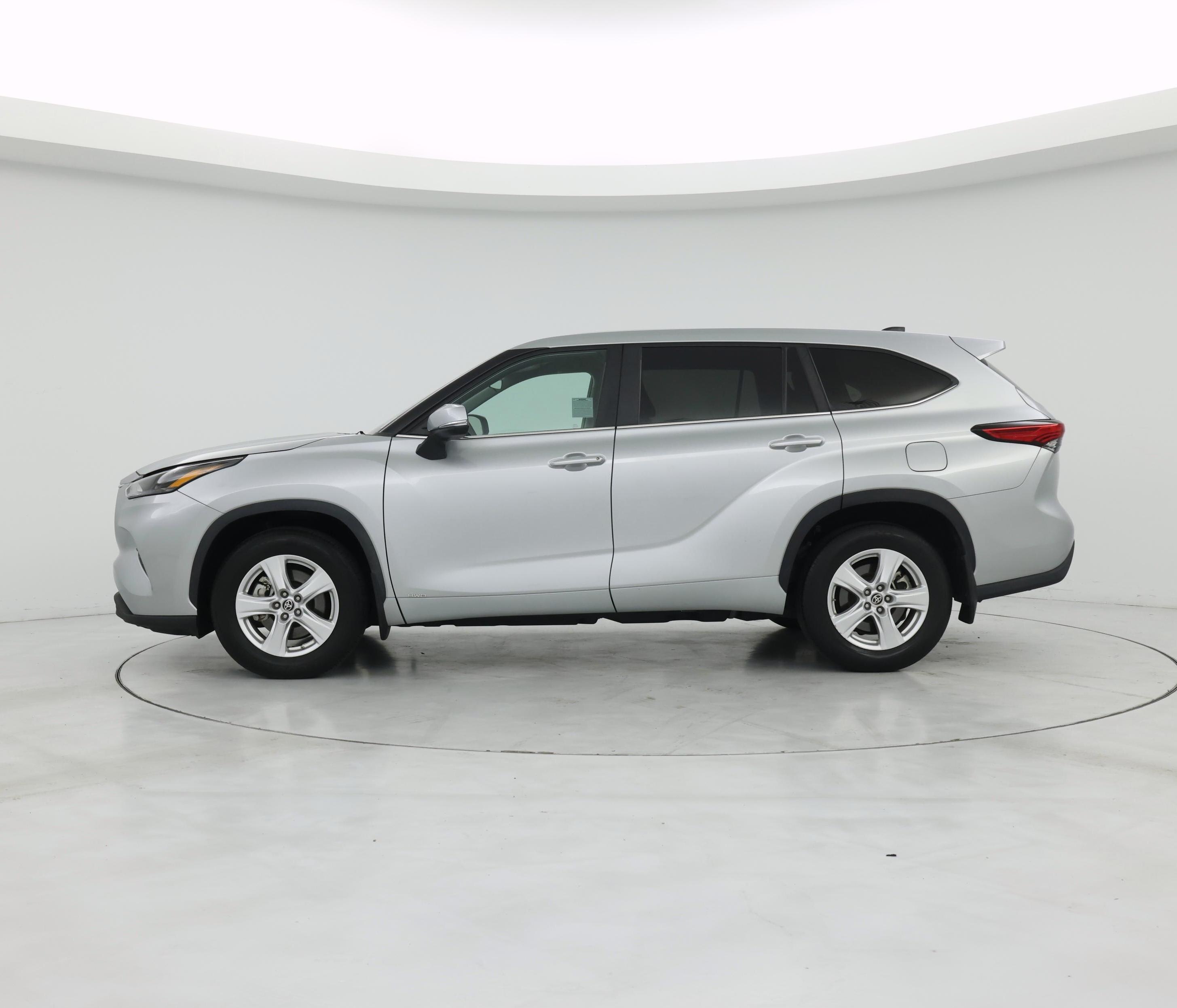 Thumbnail: 2023 Toyota Highlander - 3