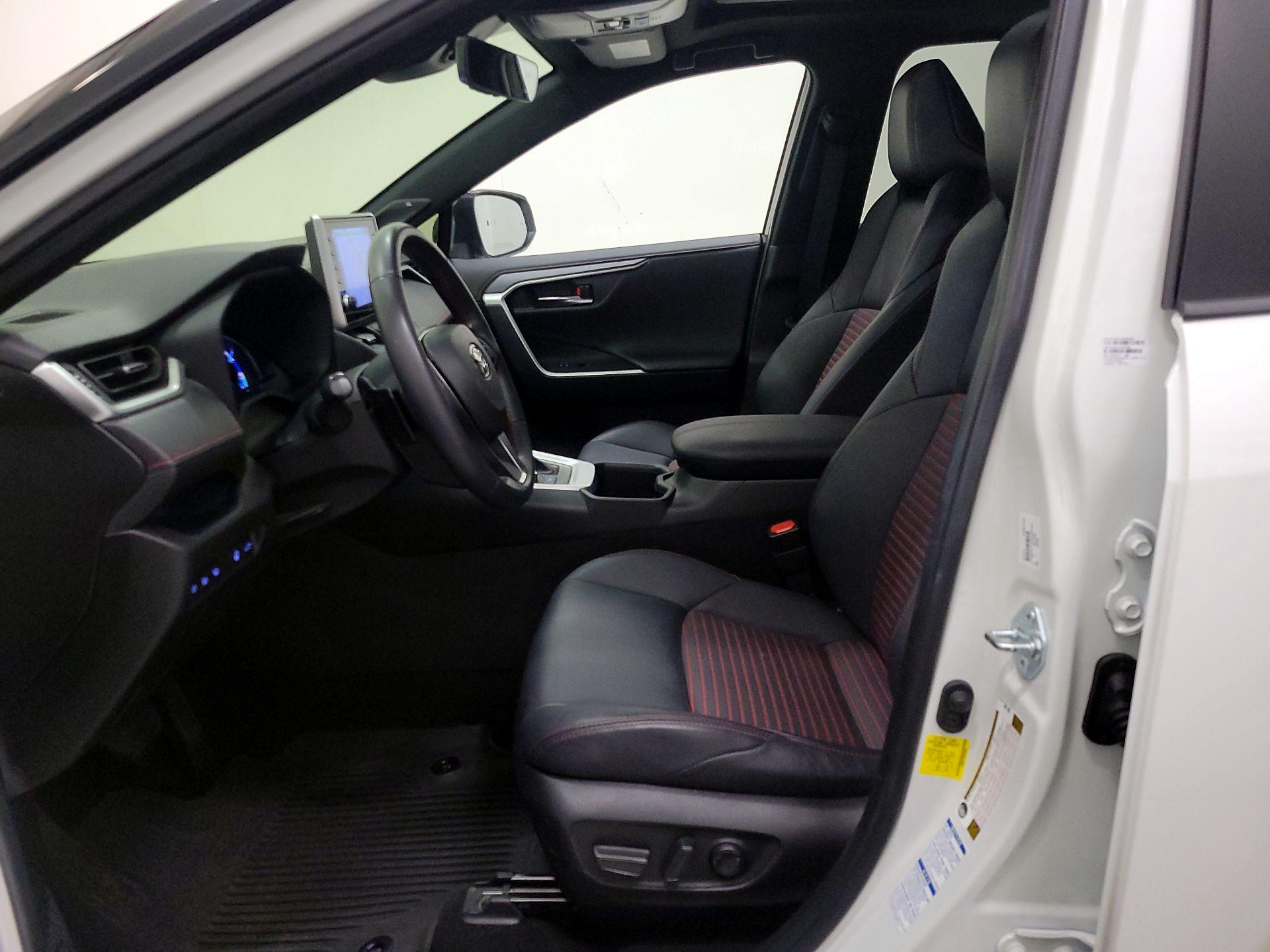 Thumbnail: 2022 Toyota RAV4 - 11