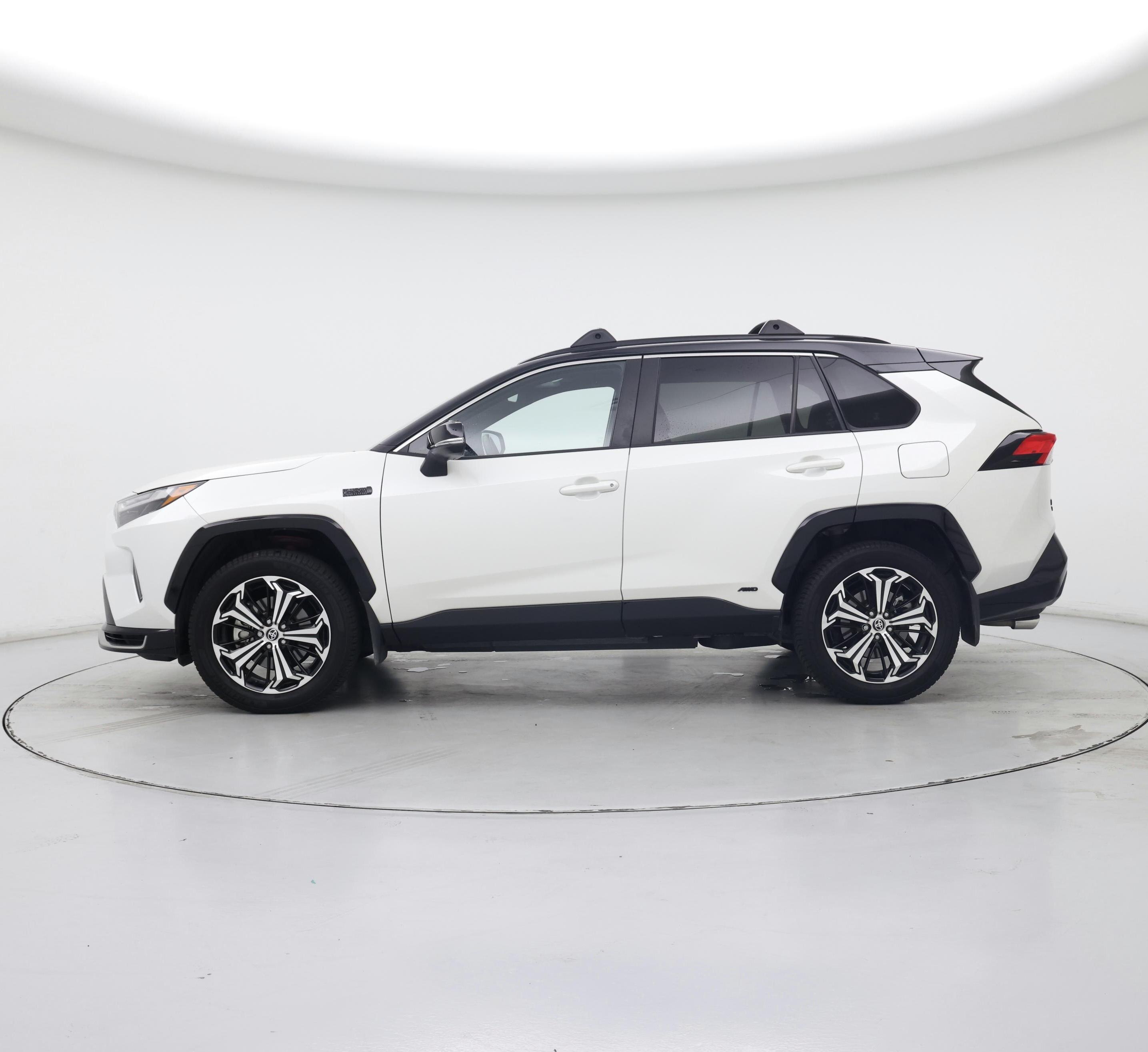Thumbnail: 2022 Toyota RAV4 - 3