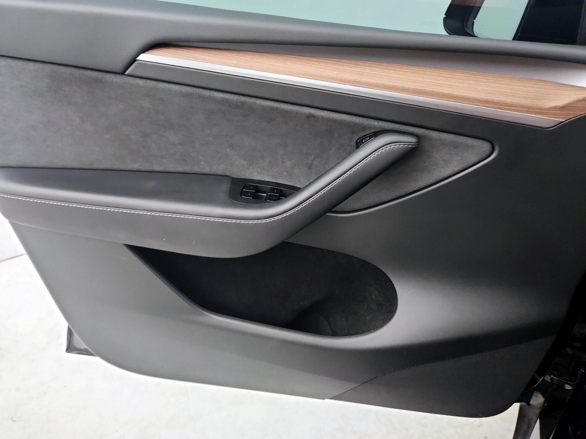 Thumbnail: 2025 Tesla Model Y - 12