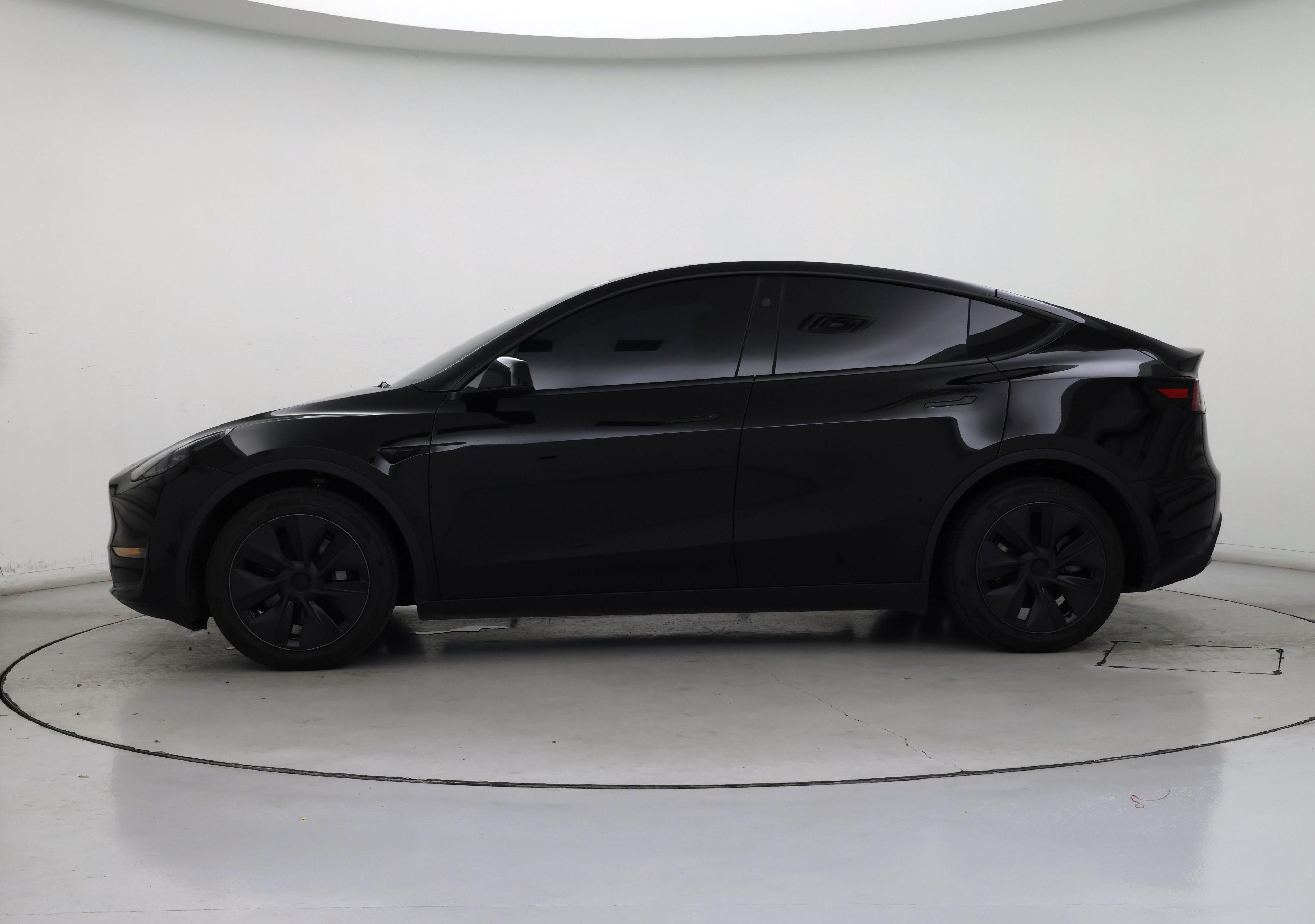 Thumbnail: 2025 Tesla Model Y - 3