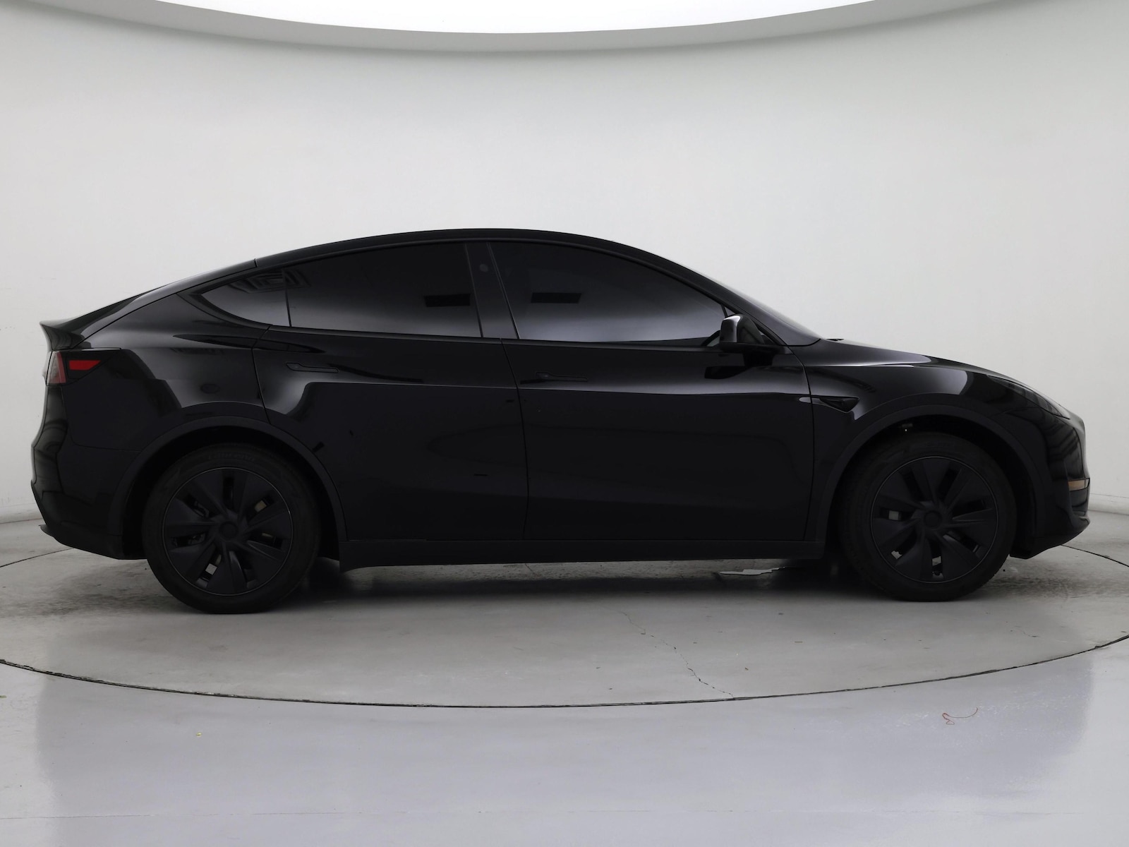 2025 Tesla Model Y Long Range - Photo 8