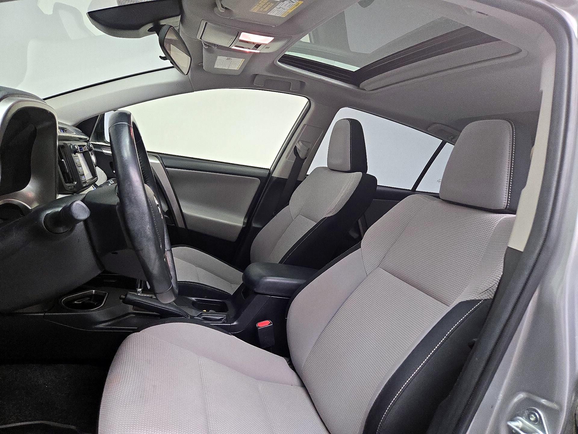 Thumbnail: 2018 Toyota RAV4 - 11