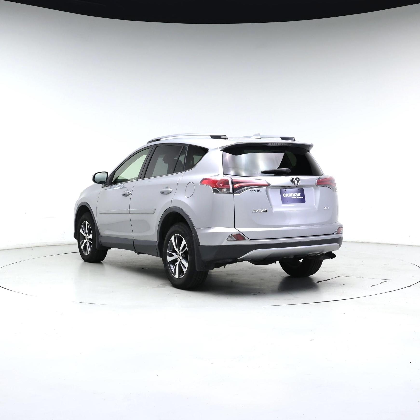 Thumbnail: 2018 Toyota RAV4 - 2