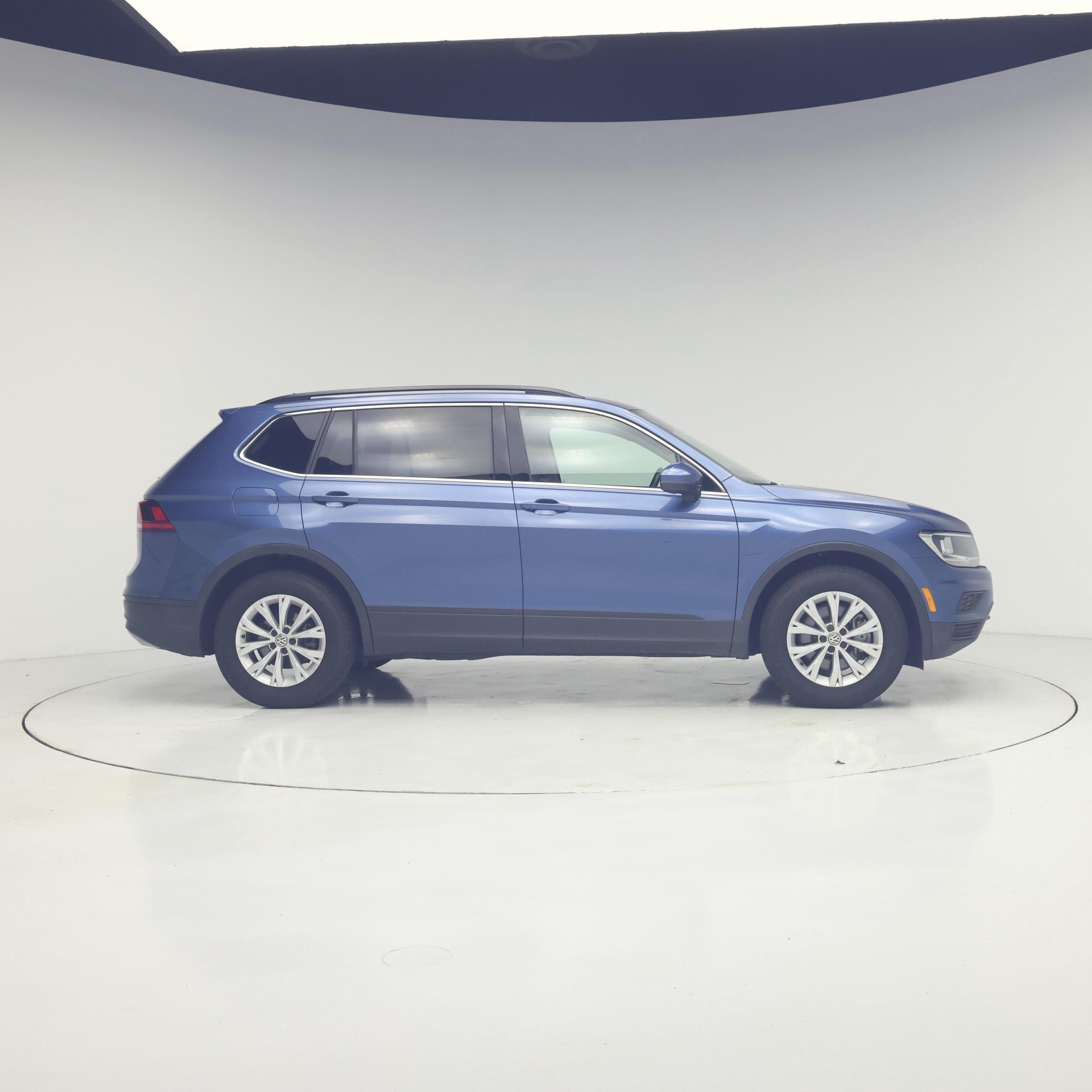 Thumbnail: 2019 Volkswagen Tiguan - 7