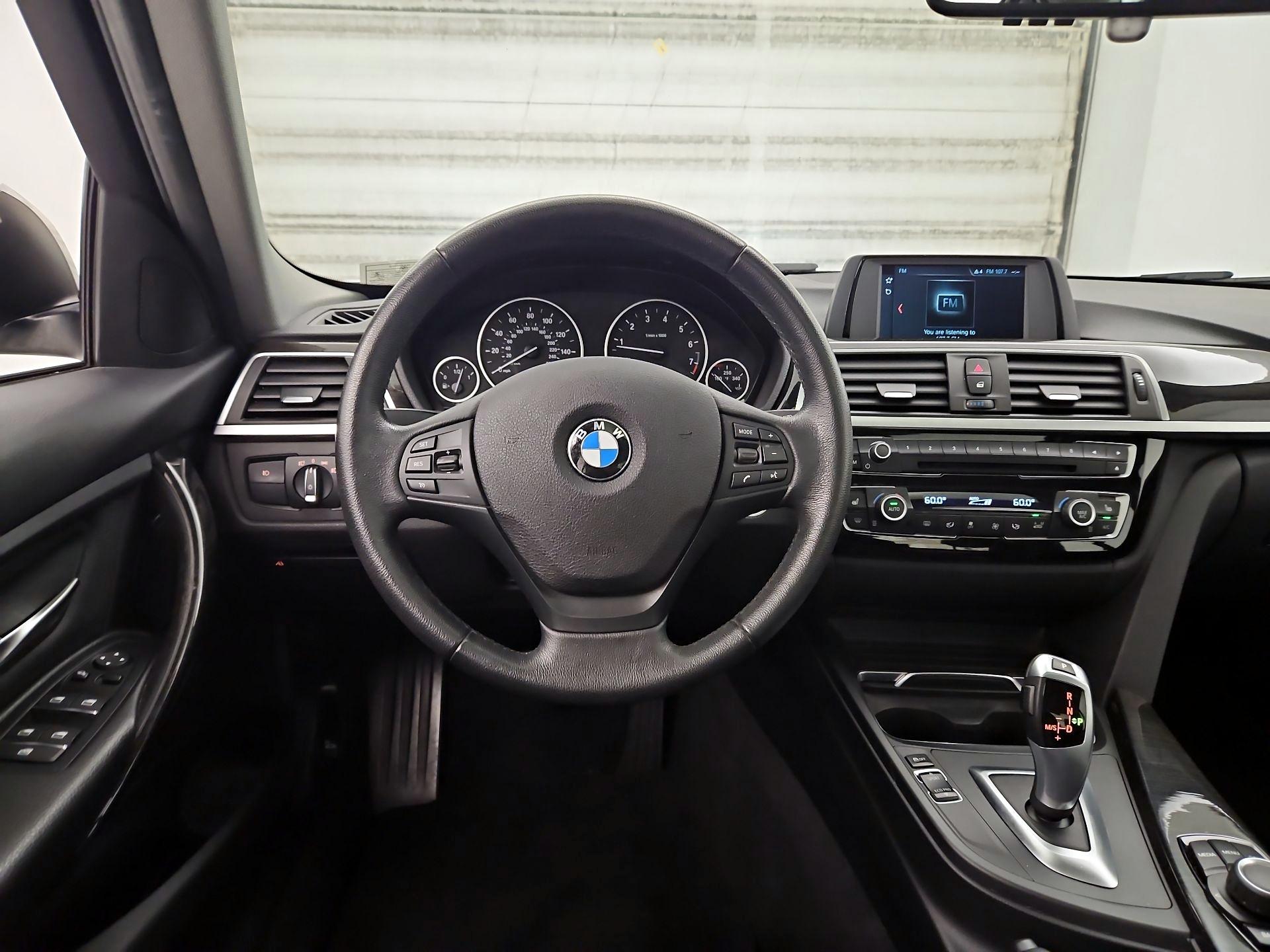 Thumbnail: 2018 BMW 3 Series - 10