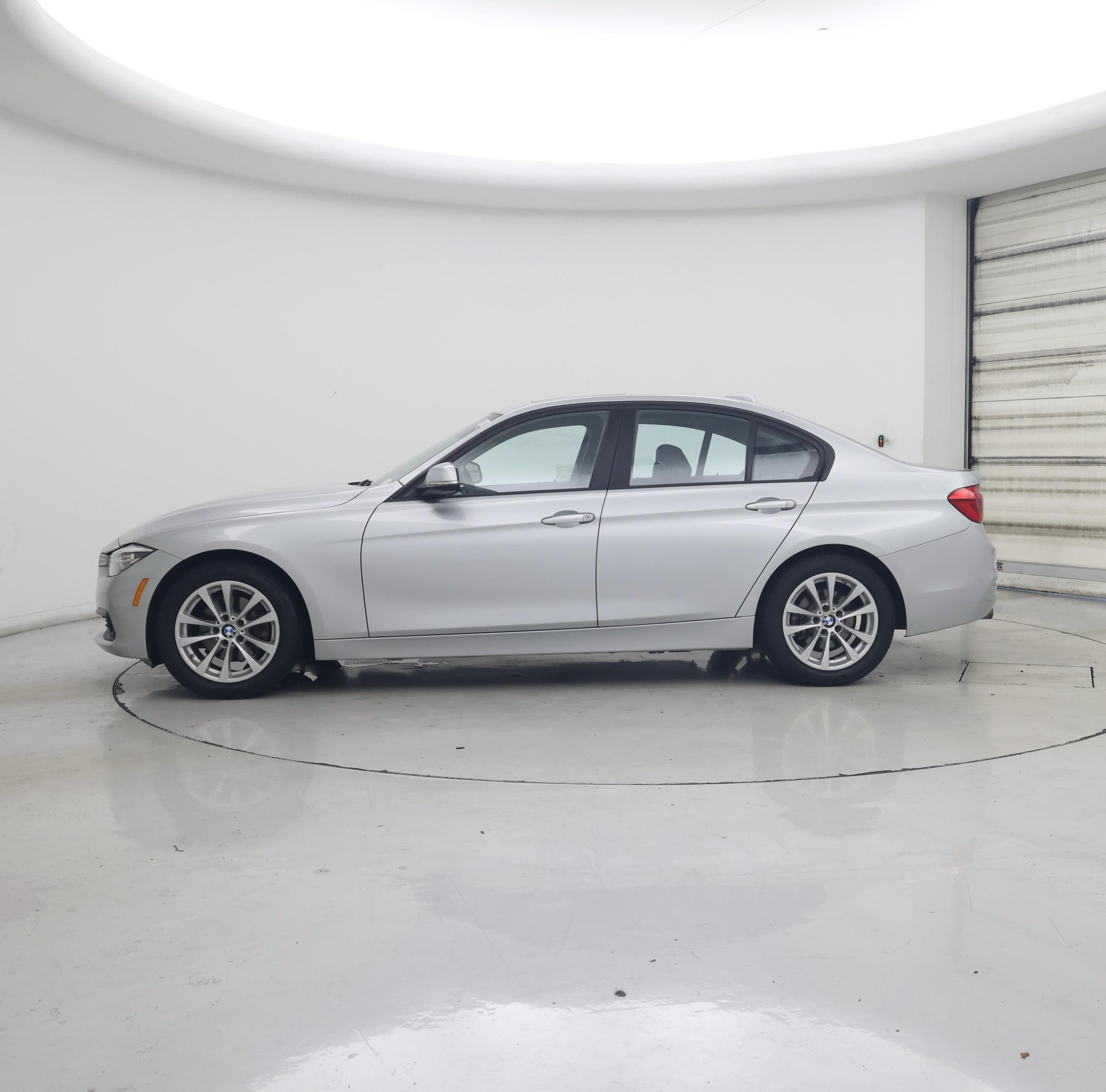 Thumbnail: 2018 BMW 3 Series - 3