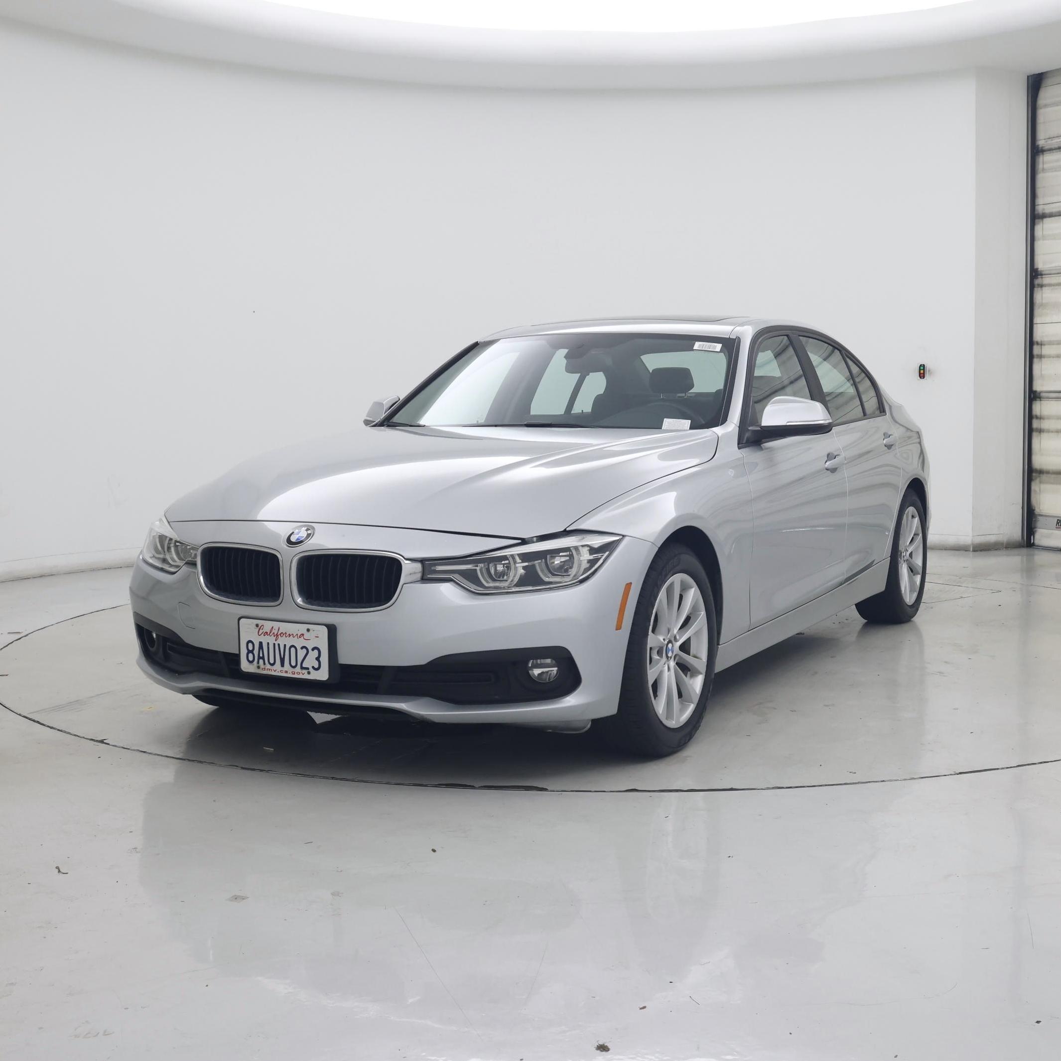 Thumbnail: 2018 BMW 3 Series - 4