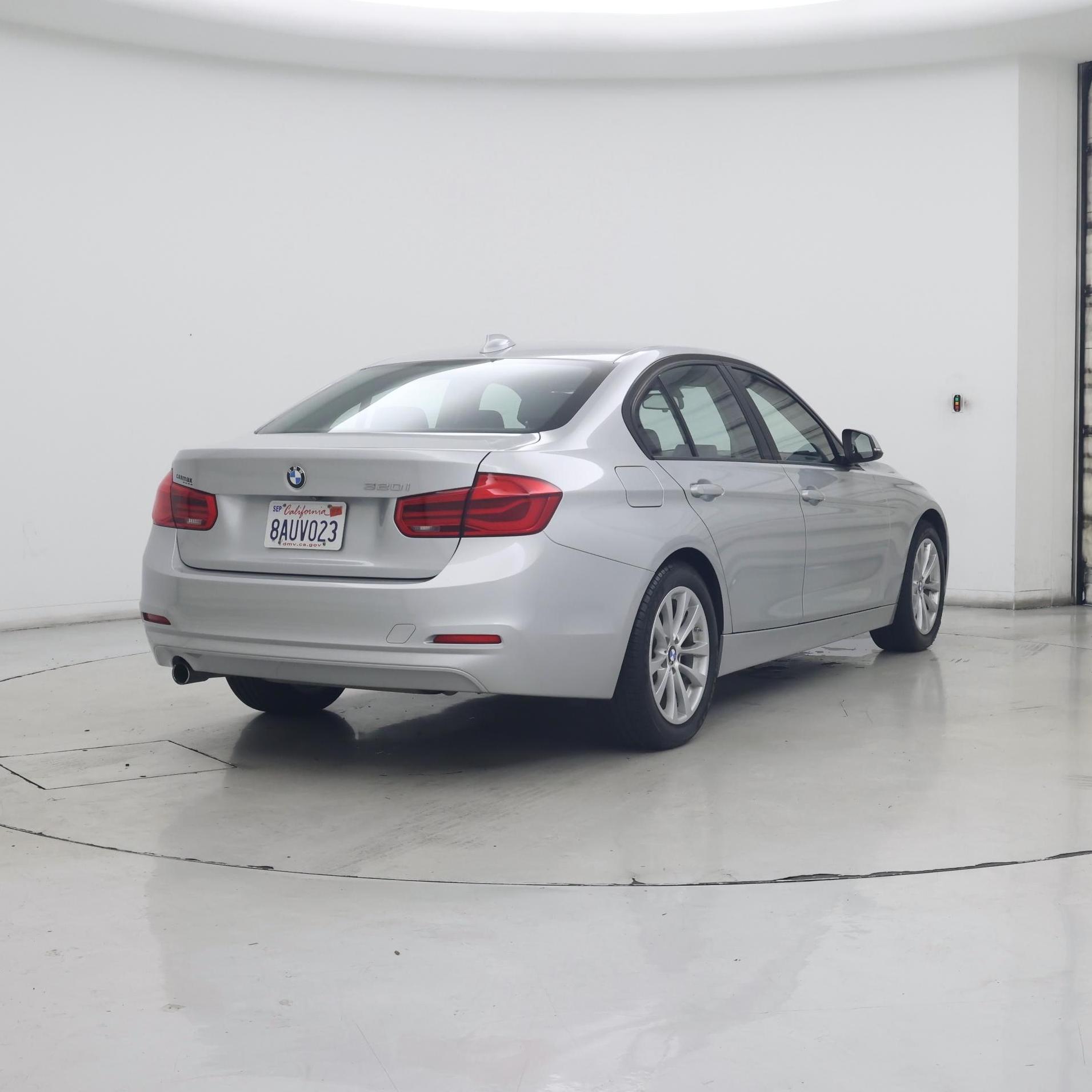 Thumbnail: 2018 BMW 3 Series - 8