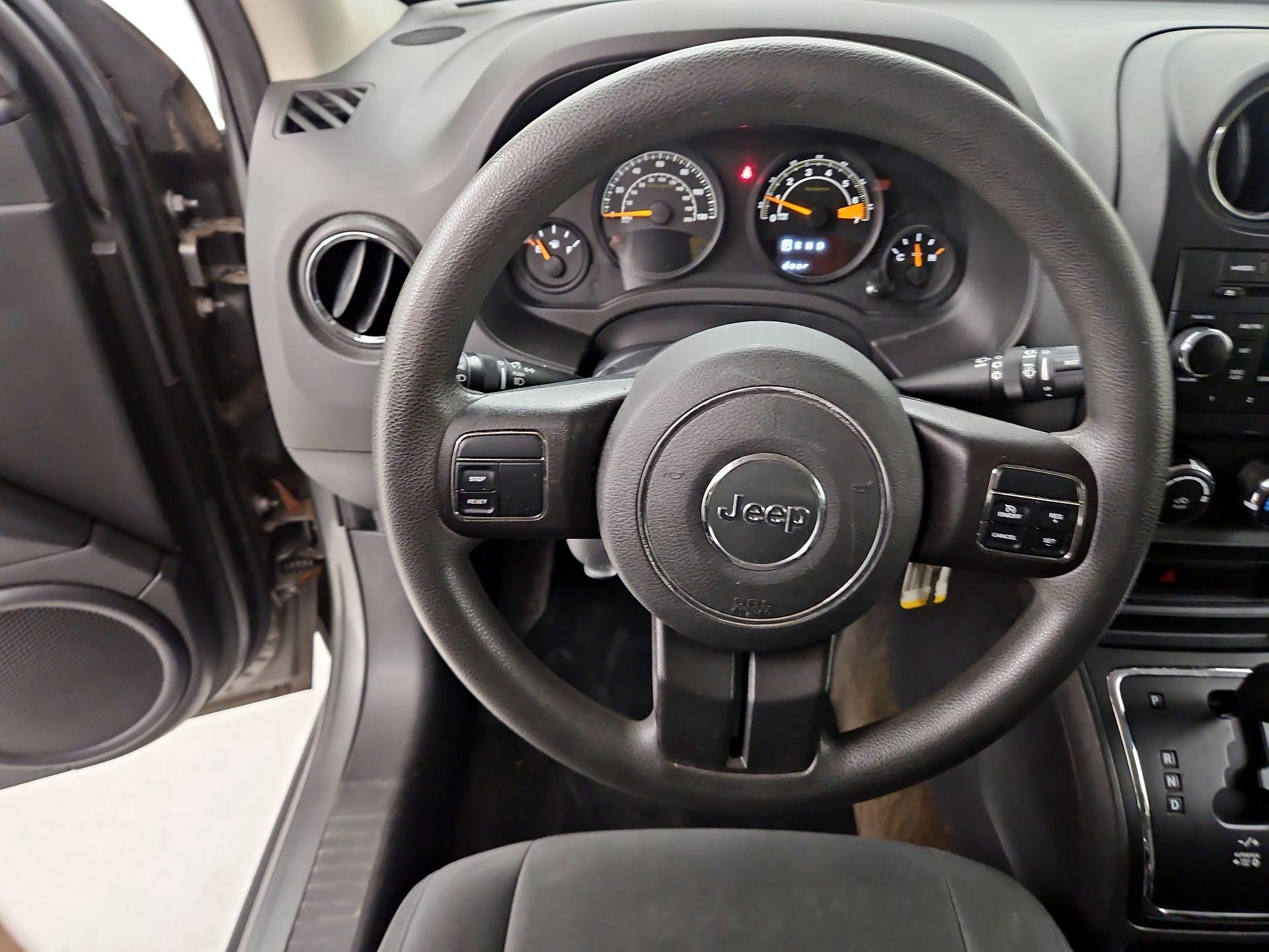 Thumbnail: 2014 Jeep Patriot - 10
