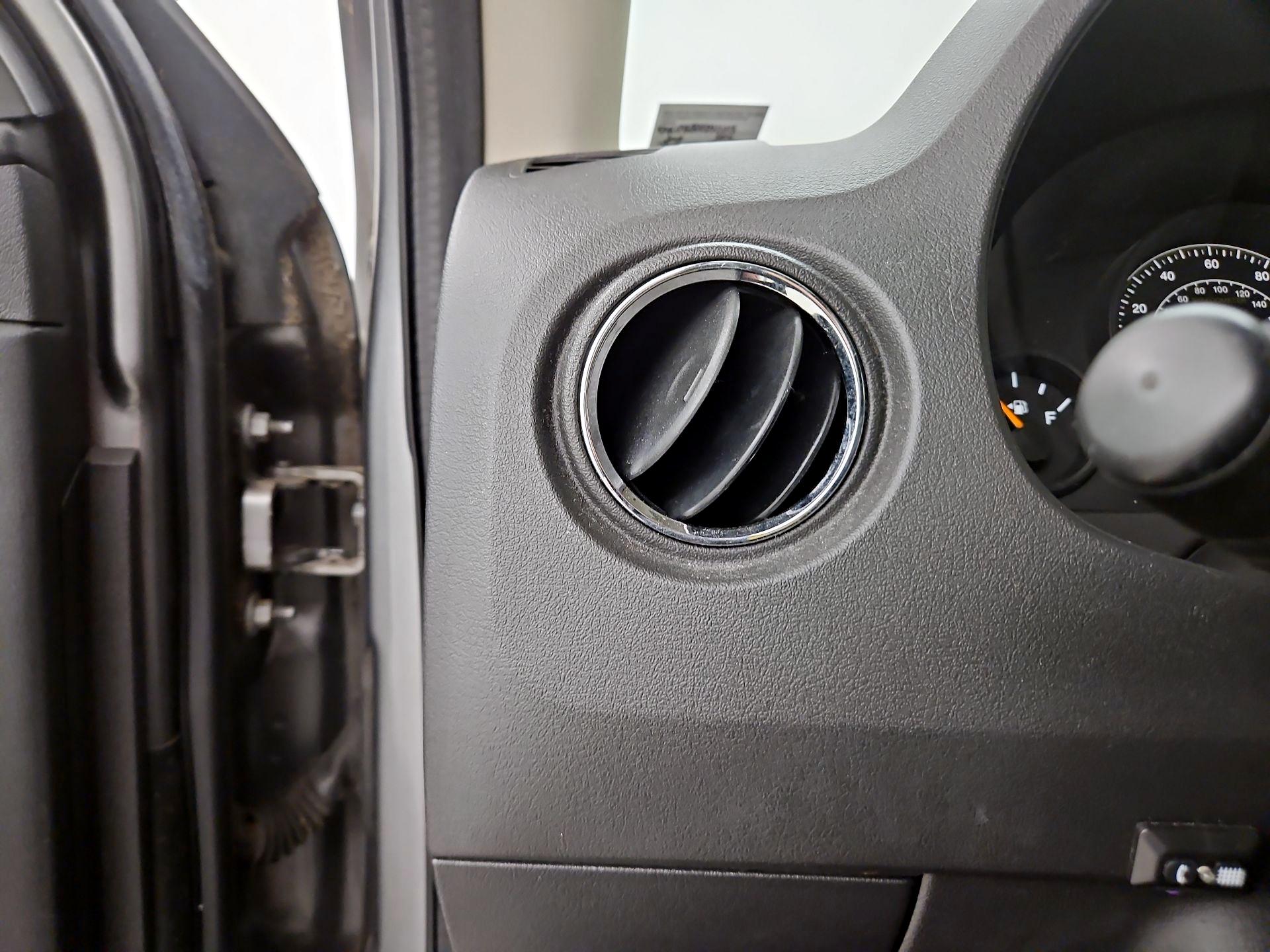 Thumbnail: 2014 Jeep Patriot - 13