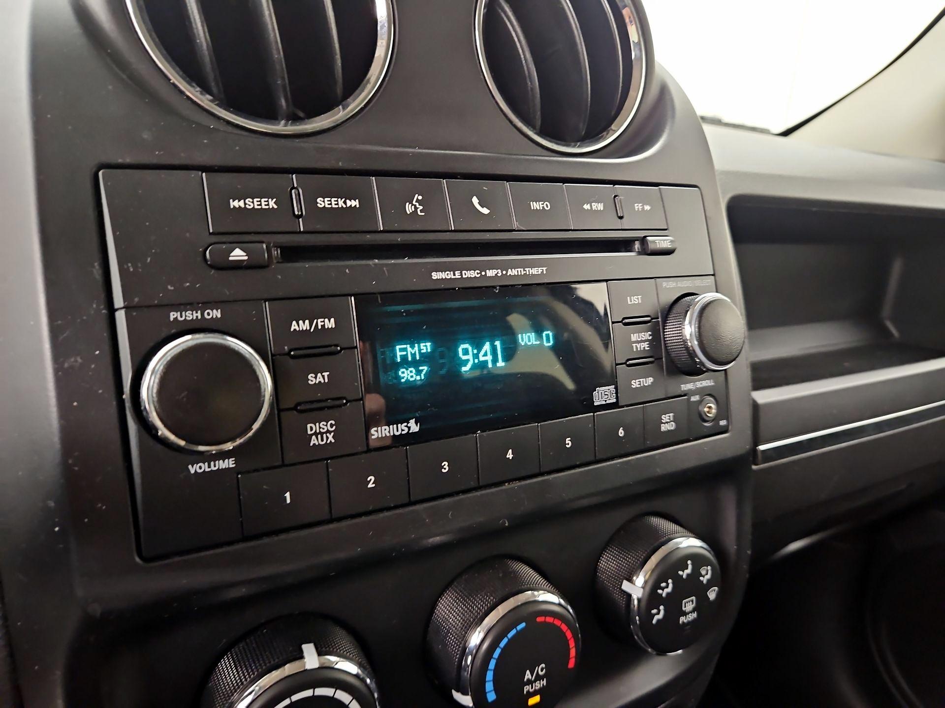 Thumbnail: 2014 Jeep Patriot - 14