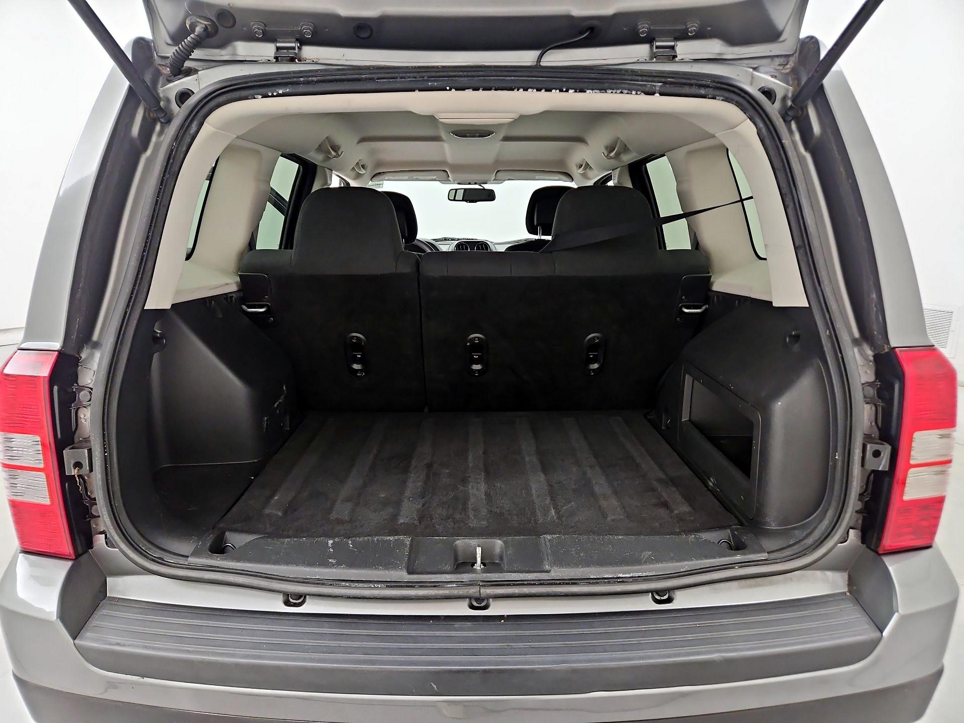 Thumbnail: 2014 Jeep Patriot - 19