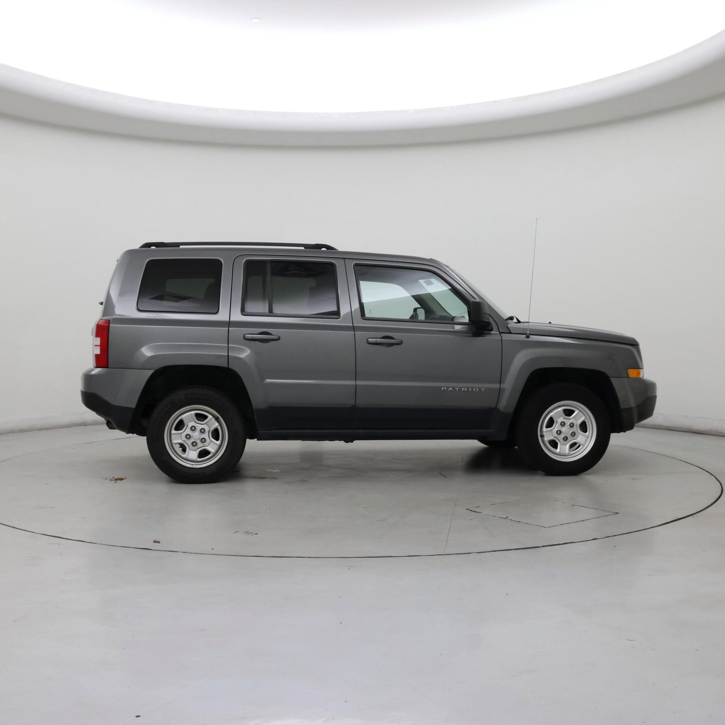 Thumbnail: 2014 Jeep Patriot - 7