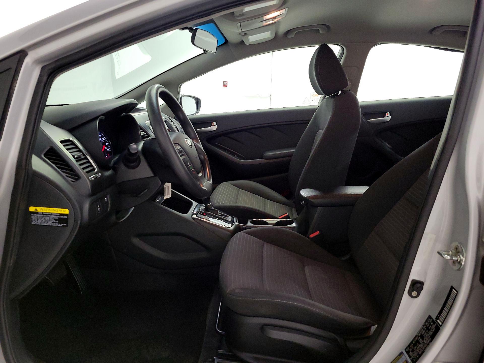 Thumbnail: 2018 Kia Forte - 11