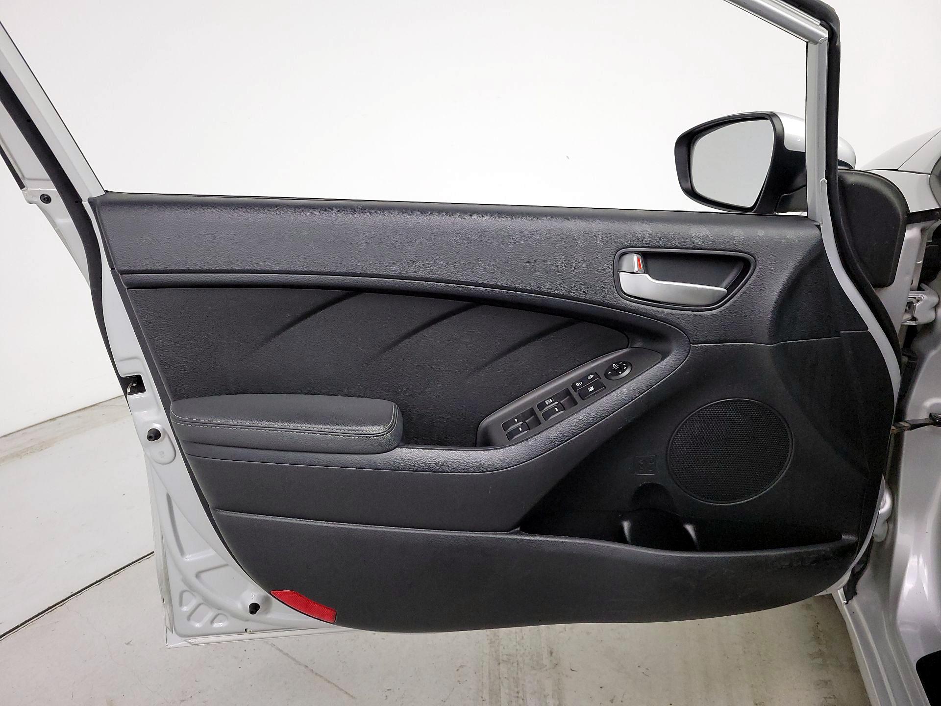 Thumbnail: 2018 Kia Forte - 12