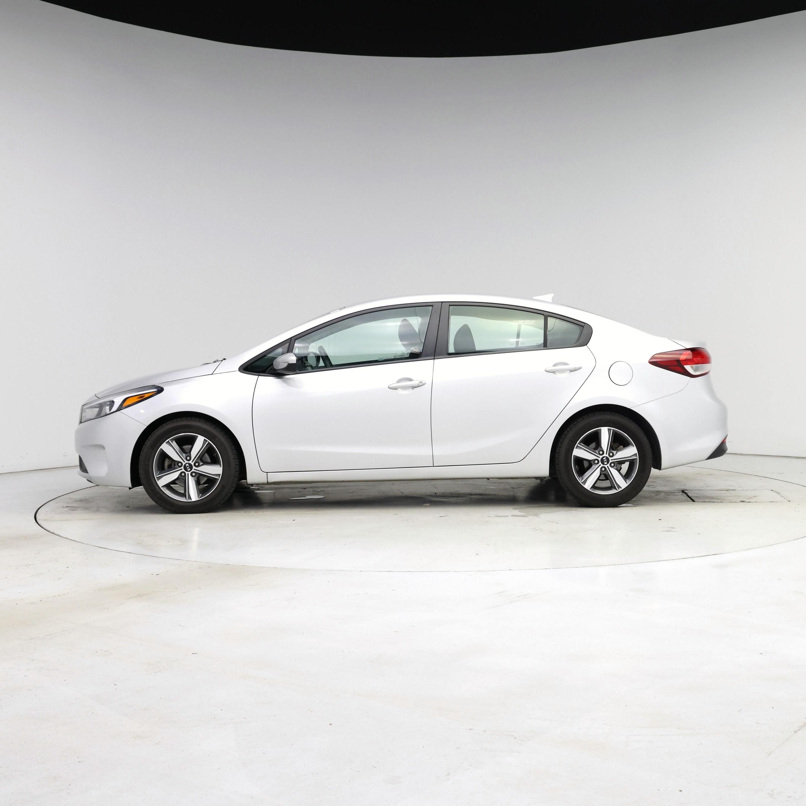Thumbnail: 2018 Kia Forte - 3