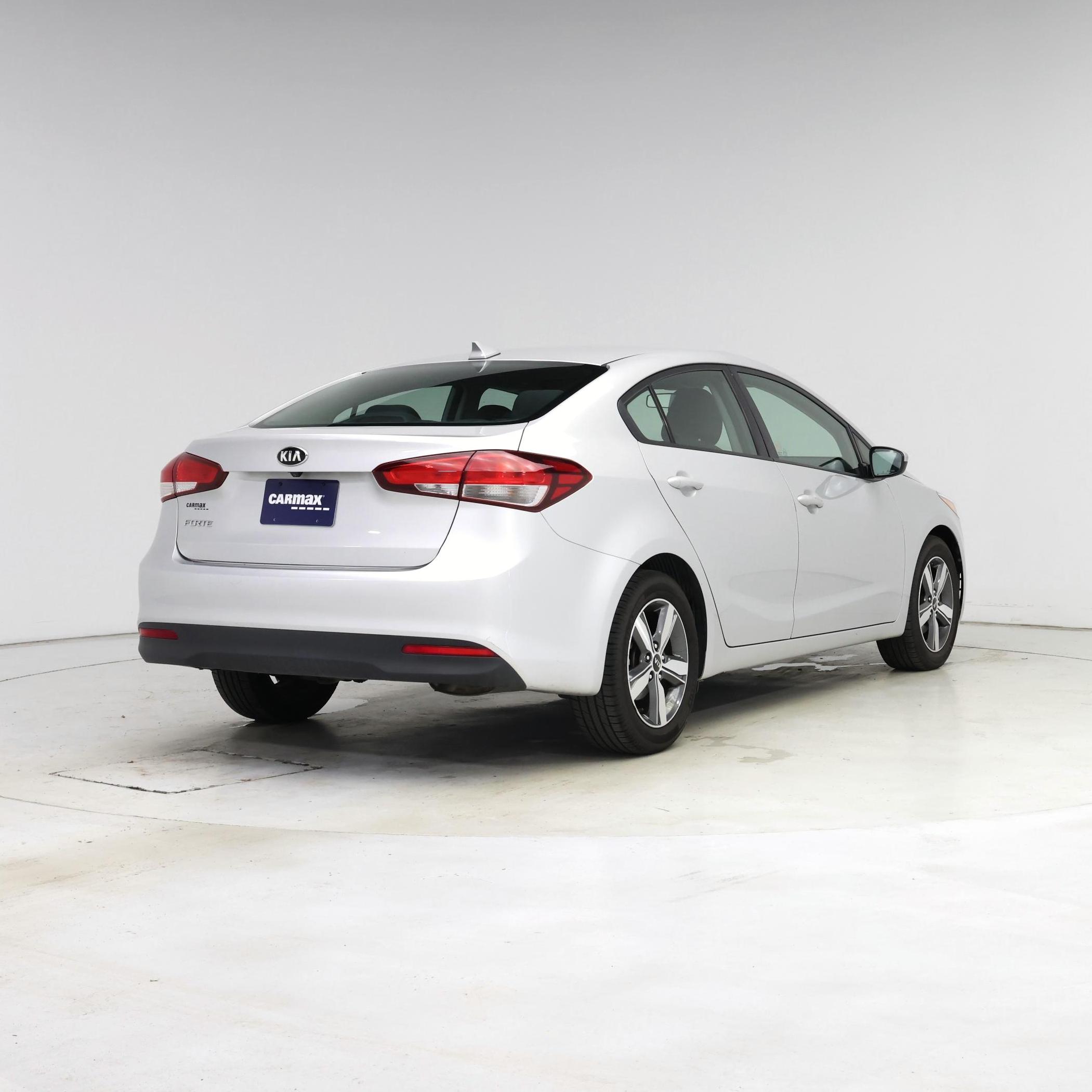 Thumbnail: 2018 Kia Forte - 8