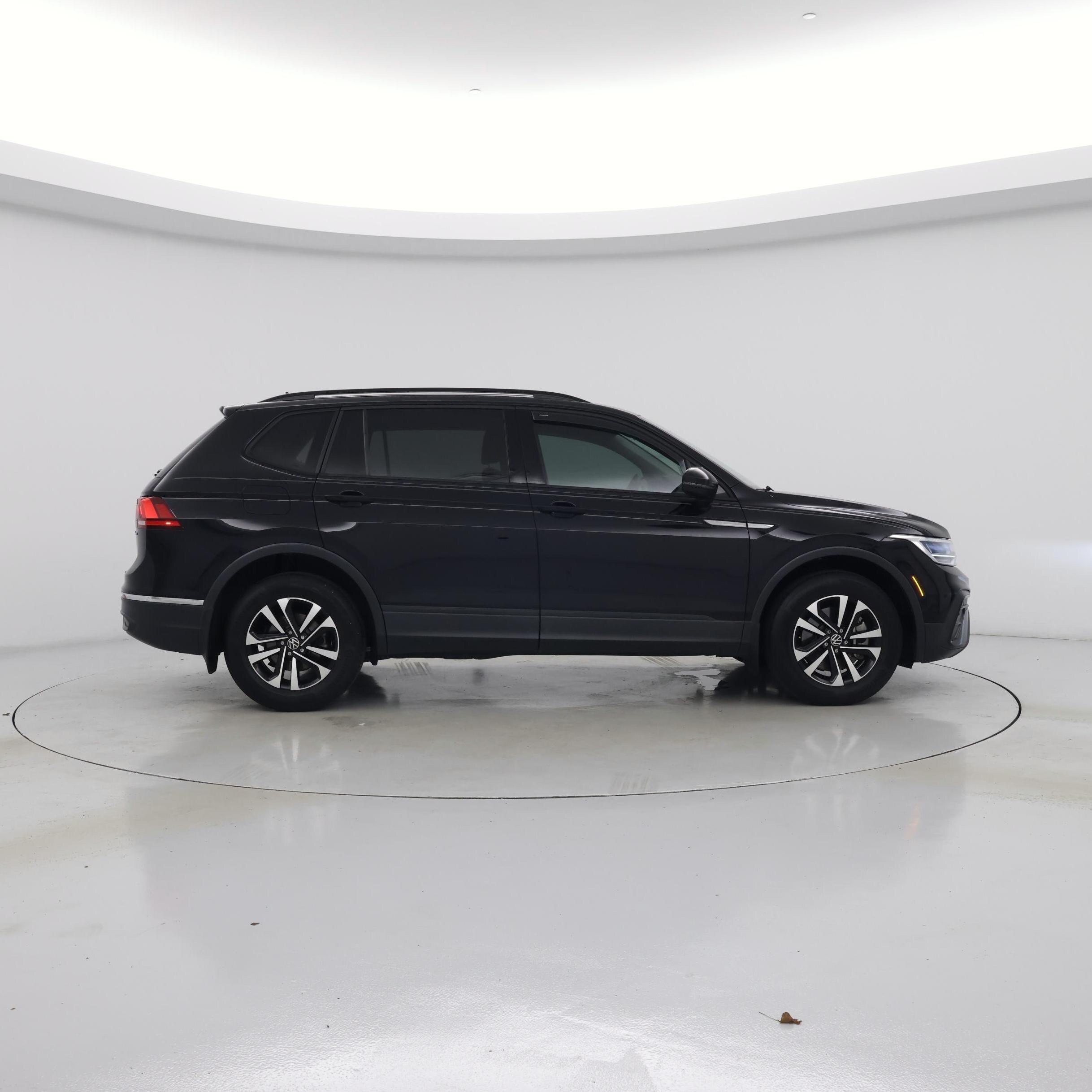 Thumbnail: 2022 Volkswagen Tiguan - 7