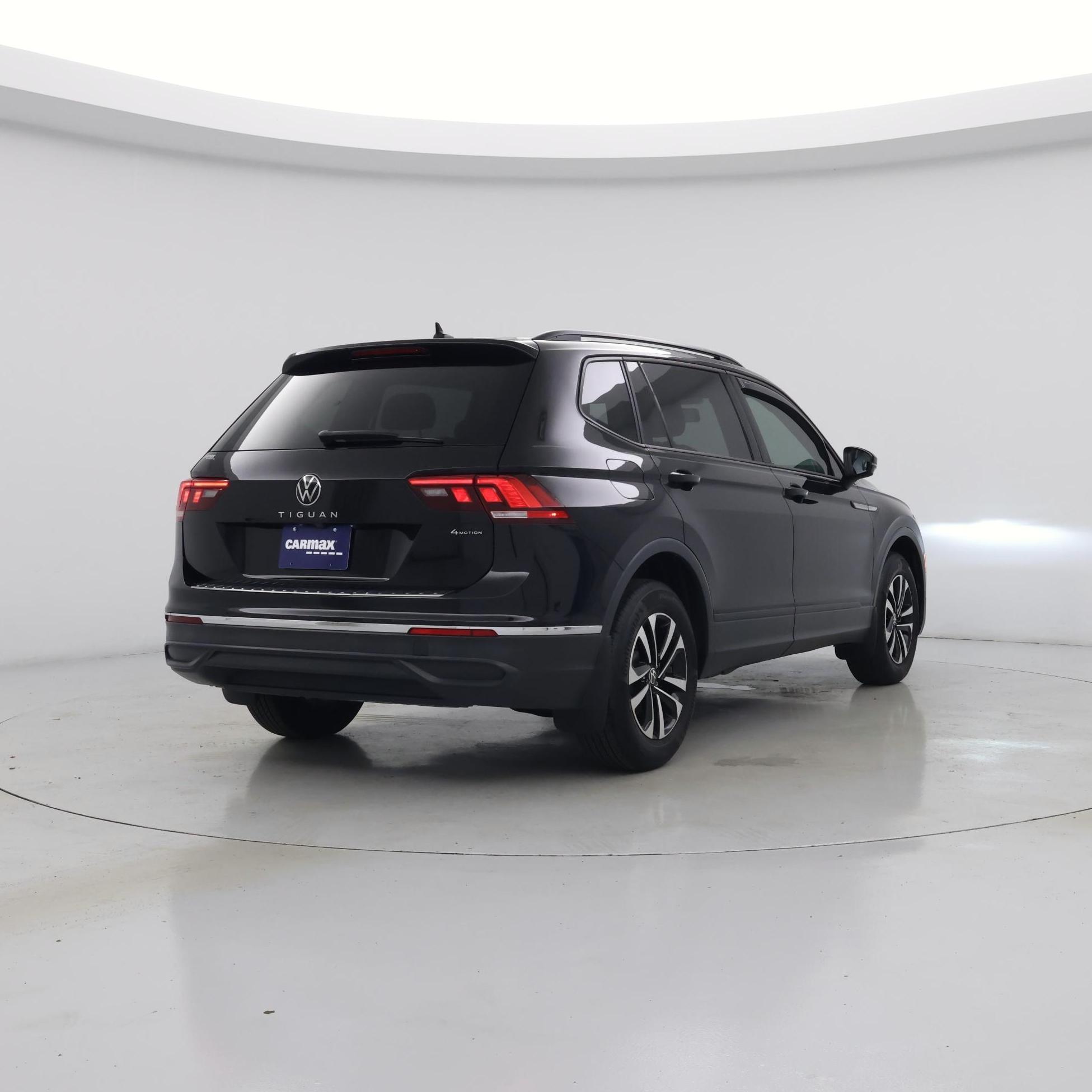 Thumbnail: 2022 Volkswagen Tiguan - 8