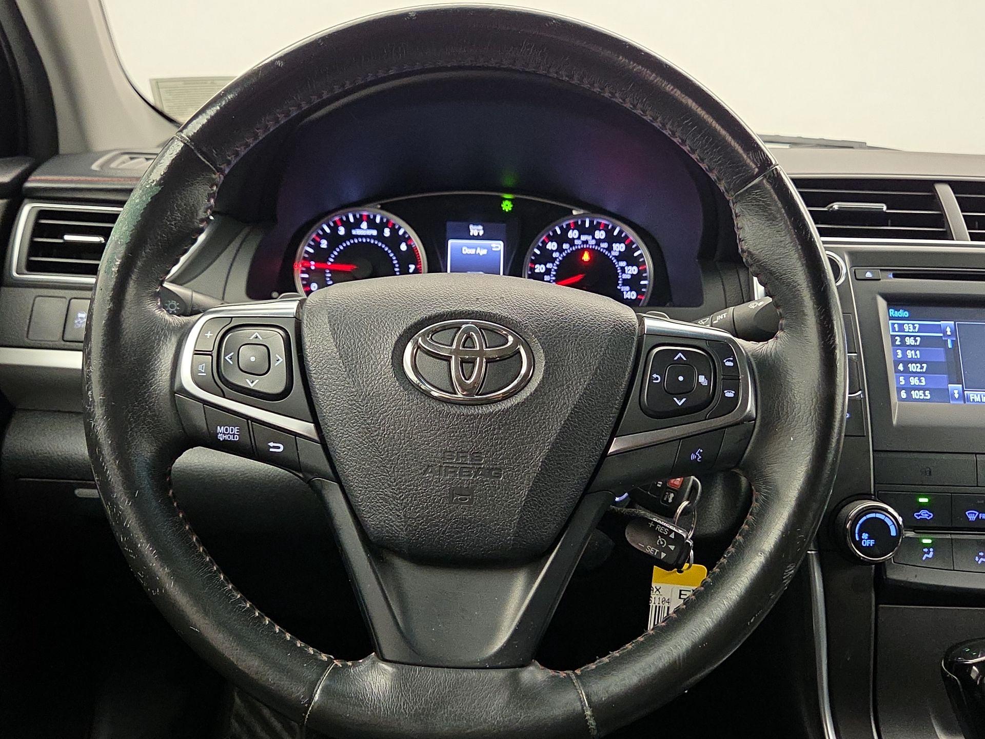 Thumbnail: 2016 Toyota Camry - 10