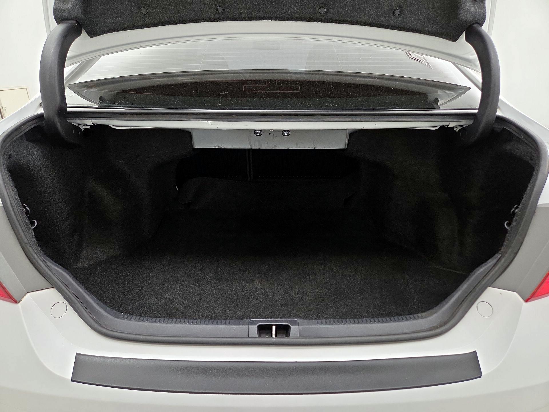 Thumbnail: 2016 Toyota Camry - 20
