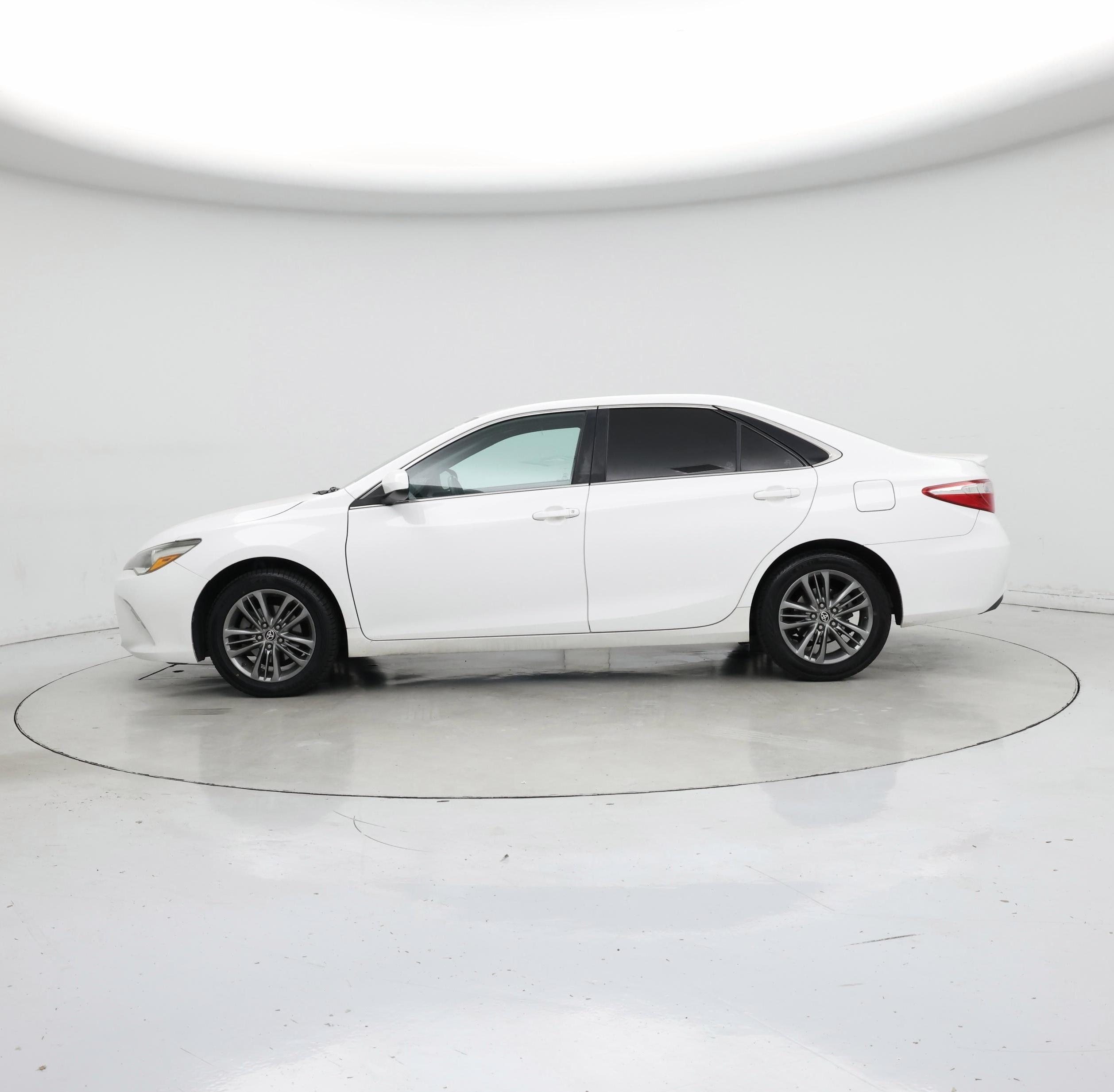 Thumbnail: 2016 Toyota Camry - 3