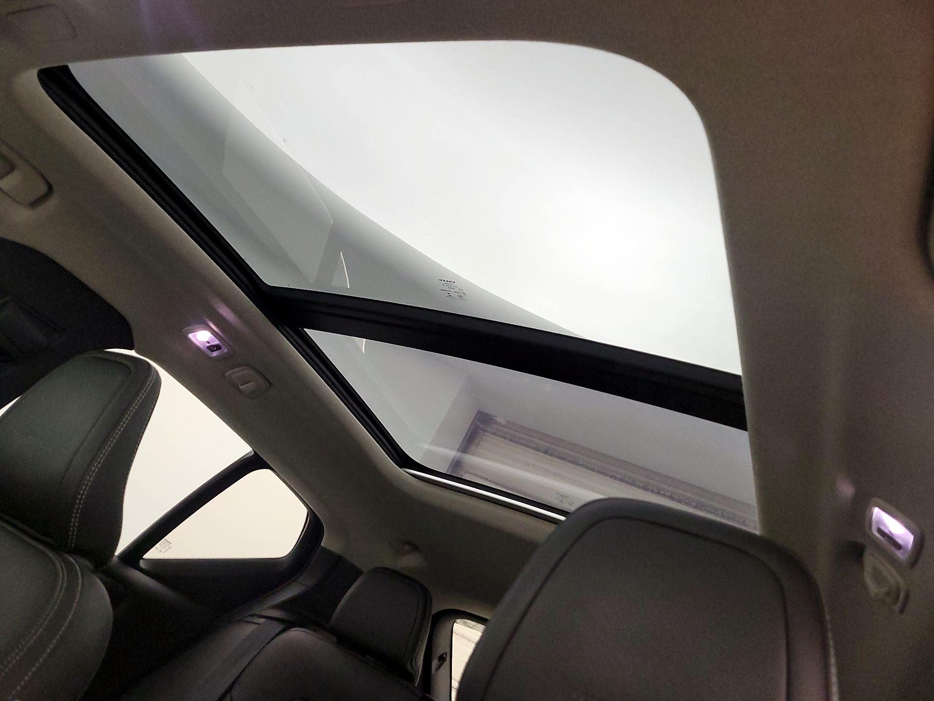 Thumbnail: 2020 Volvo XC40 - 19