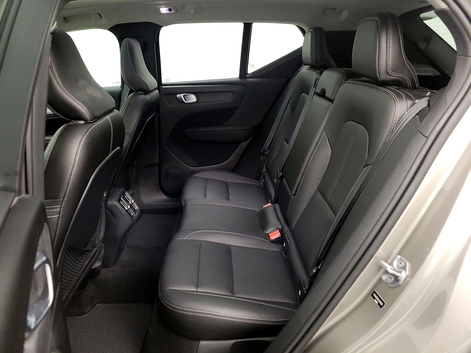 Thumbnail: 2020 Volvo XC40 - 20
