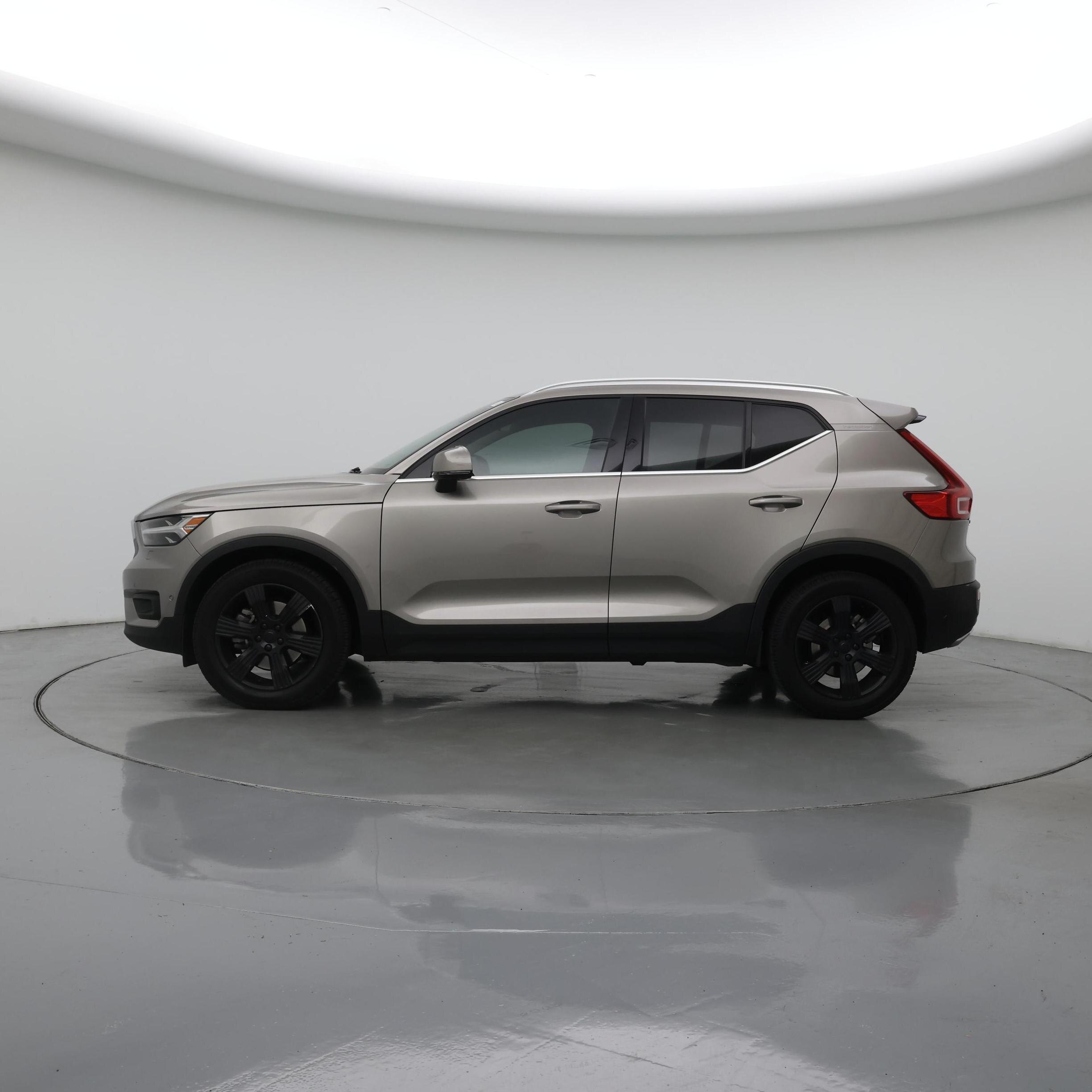 Thumbnail: 2020 Volvo XC40 - 3