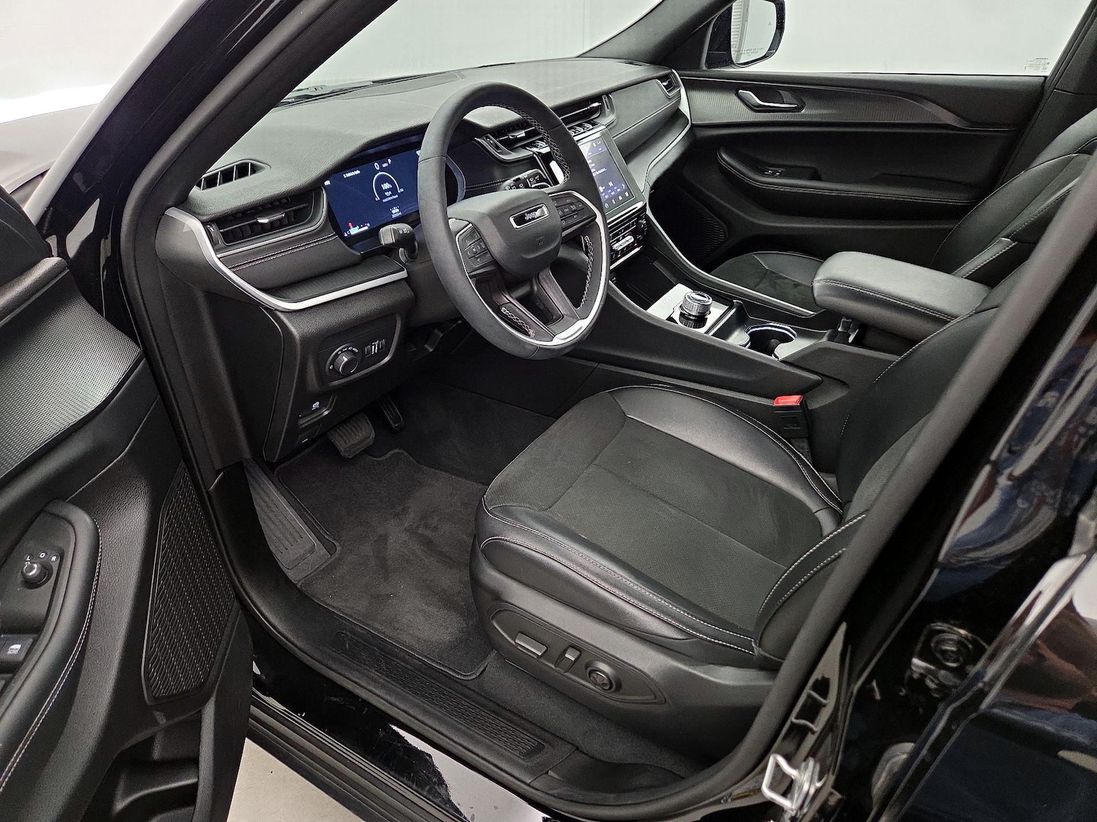 2025 Jeep Grand Cherokee L Altitude - Photo 12