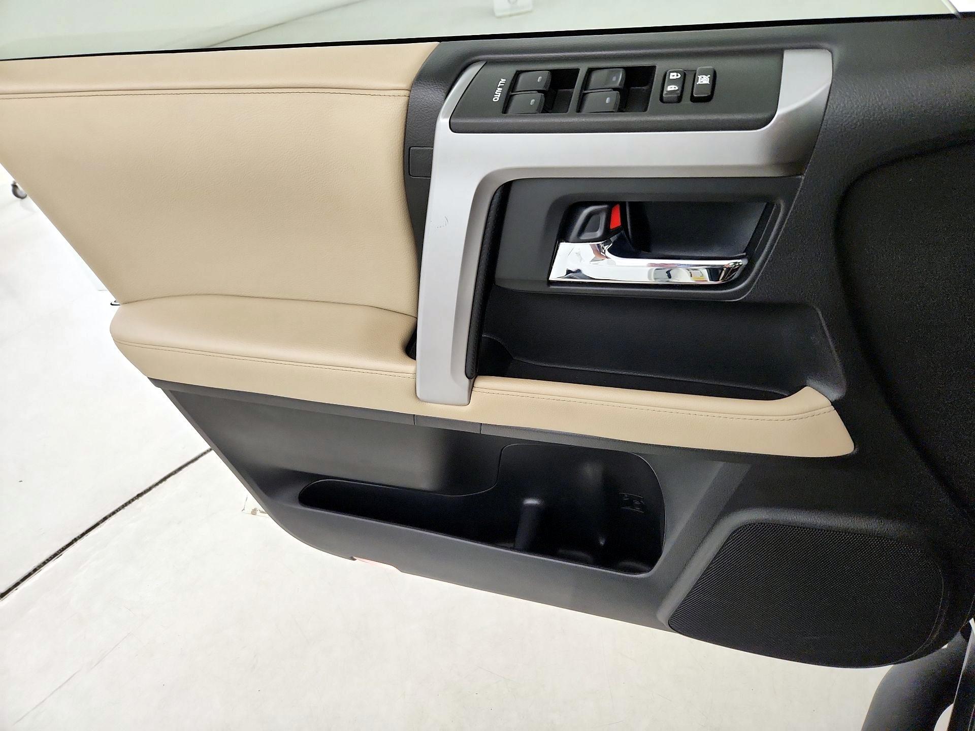 Thumbnail: 2021 Toyota 4Runner - 12