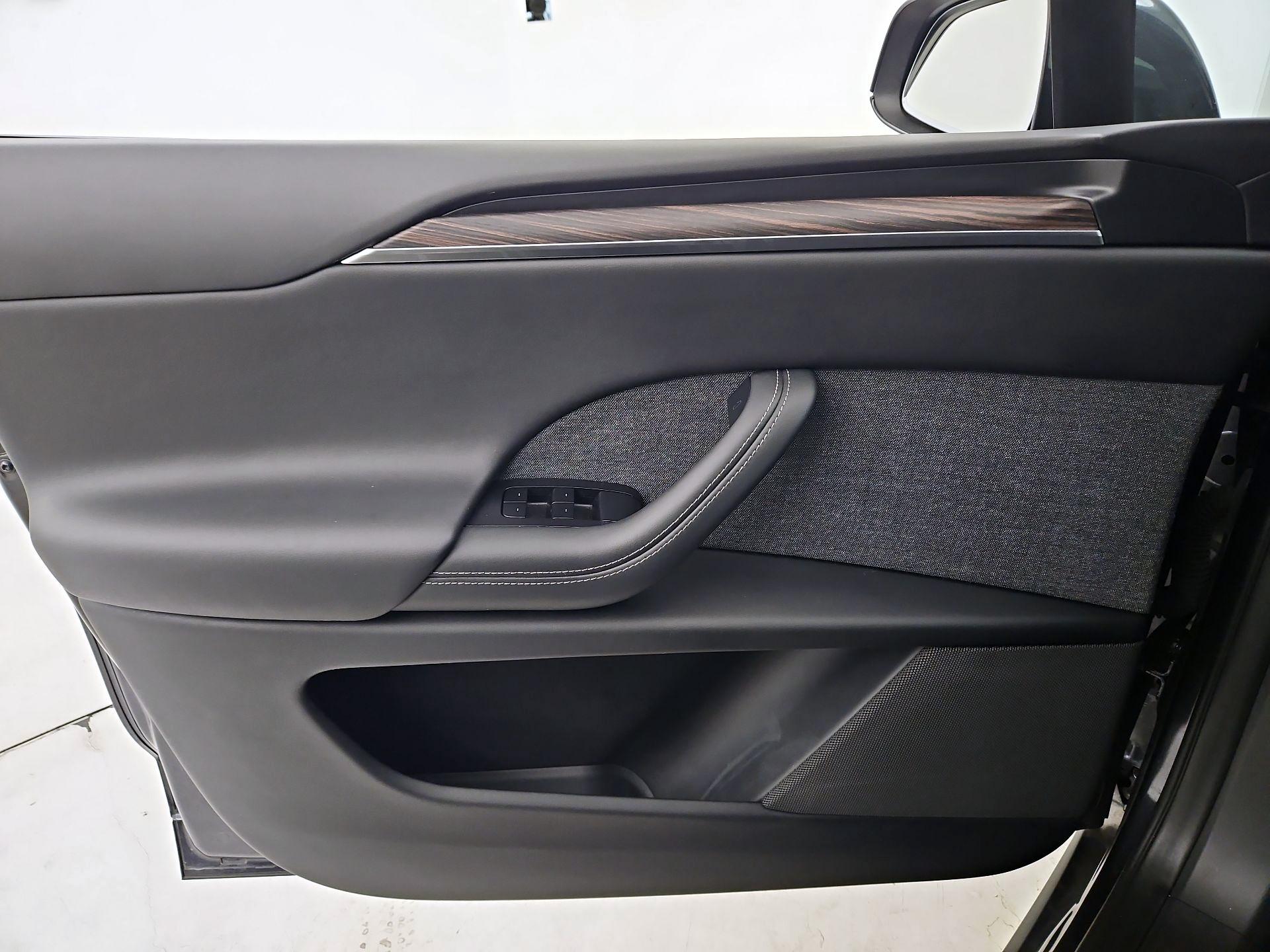 Thumbnail: 2025 Tesla Model X - 12