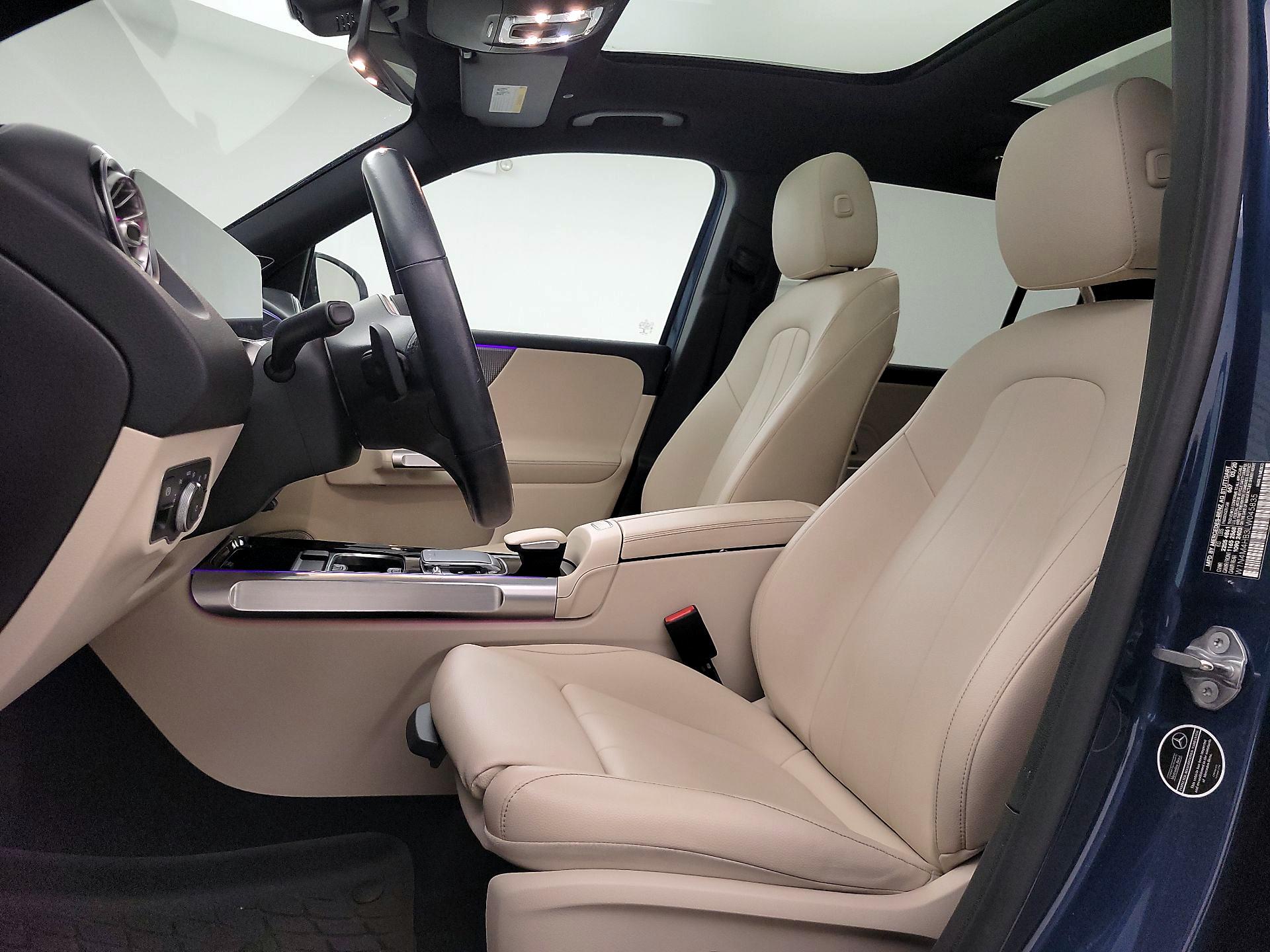 Thumbnail: 2020 Mercedes-Benz GLB - 11