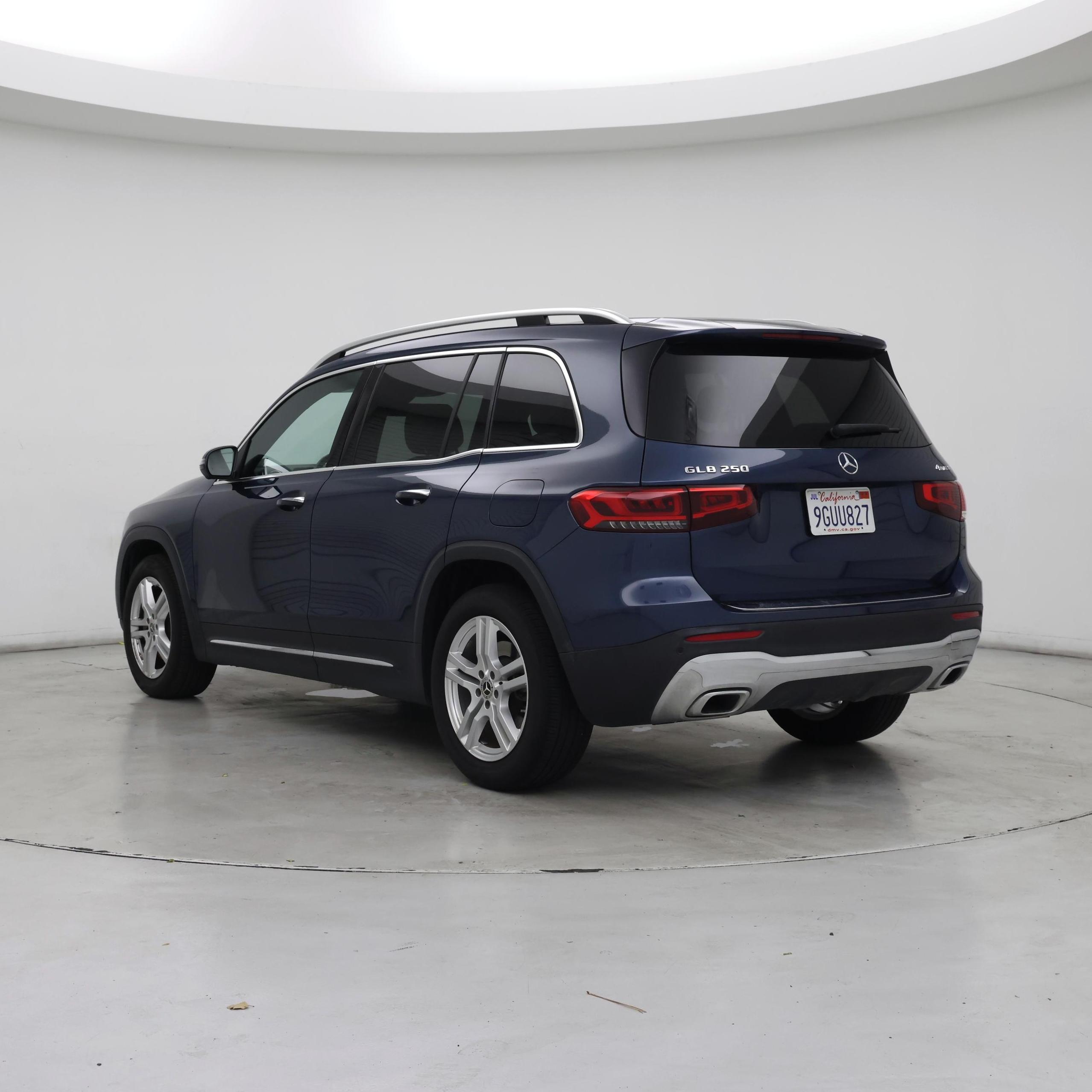 Thumbnail: 2020 Mercedes-Benz GLB - 2