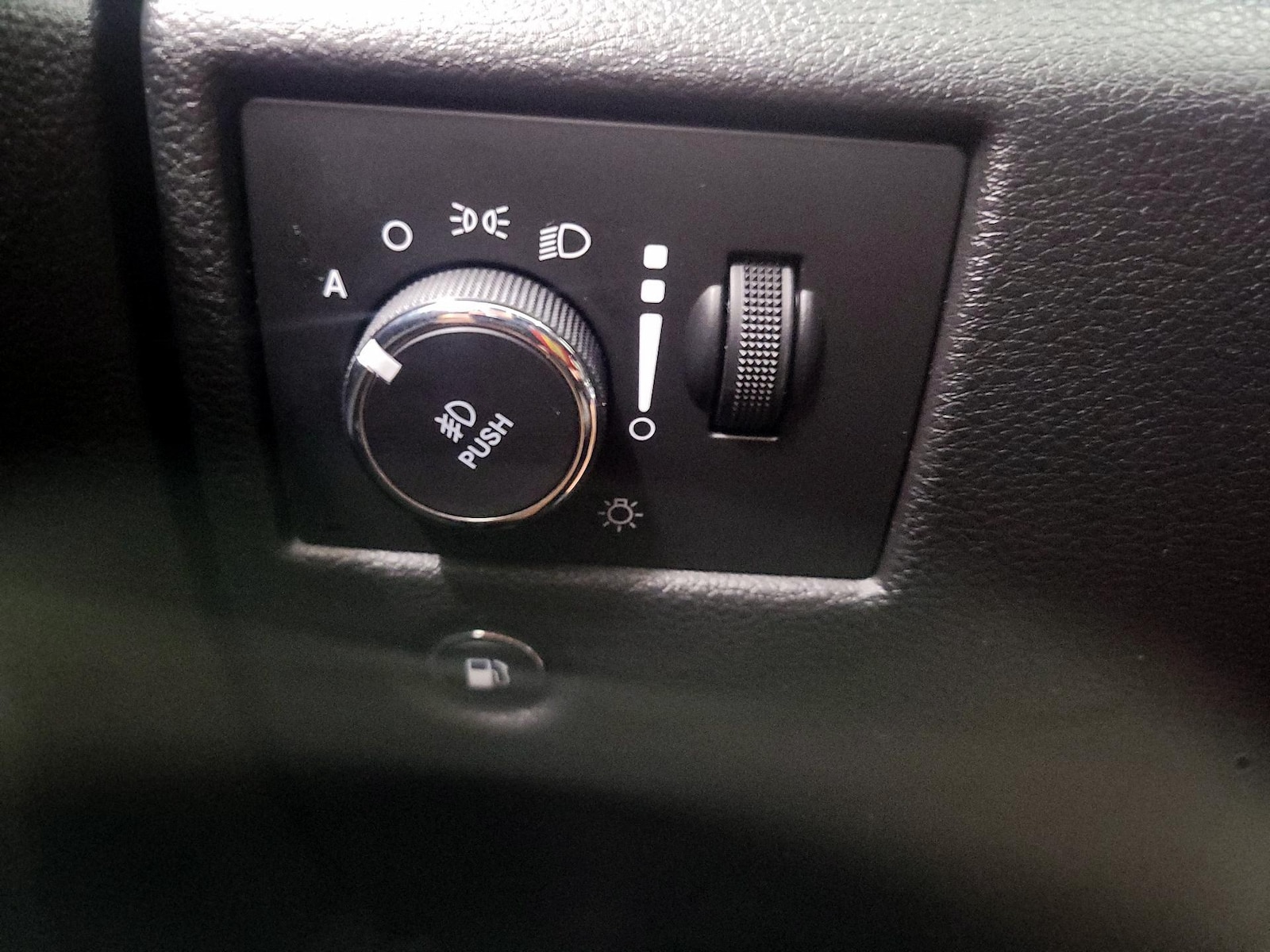2020 Jeep Grand Cherokee Altitude - Photo 14