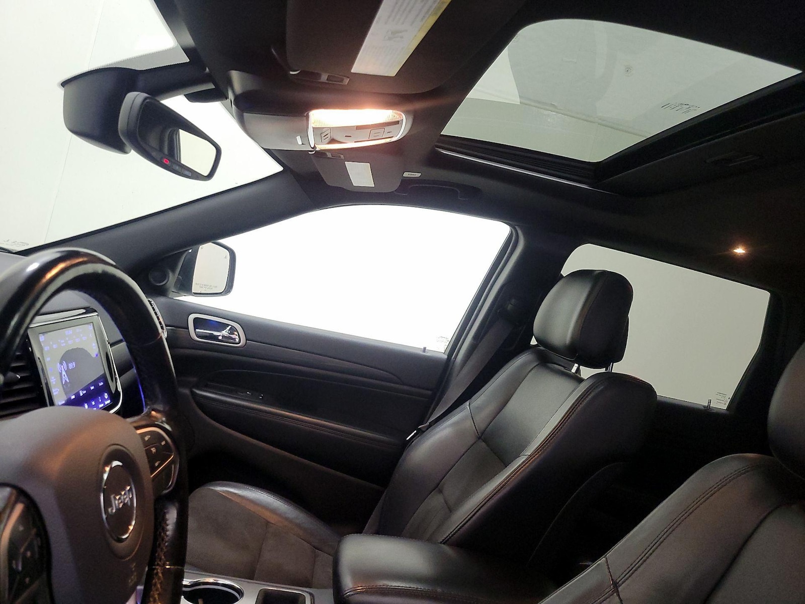 2020 Jeep Grand Cherokee Altitude - Photo 21