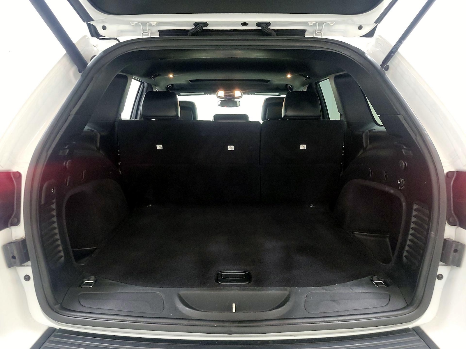 2020 Jeep Grand Cherokee Altitude - Photo 23