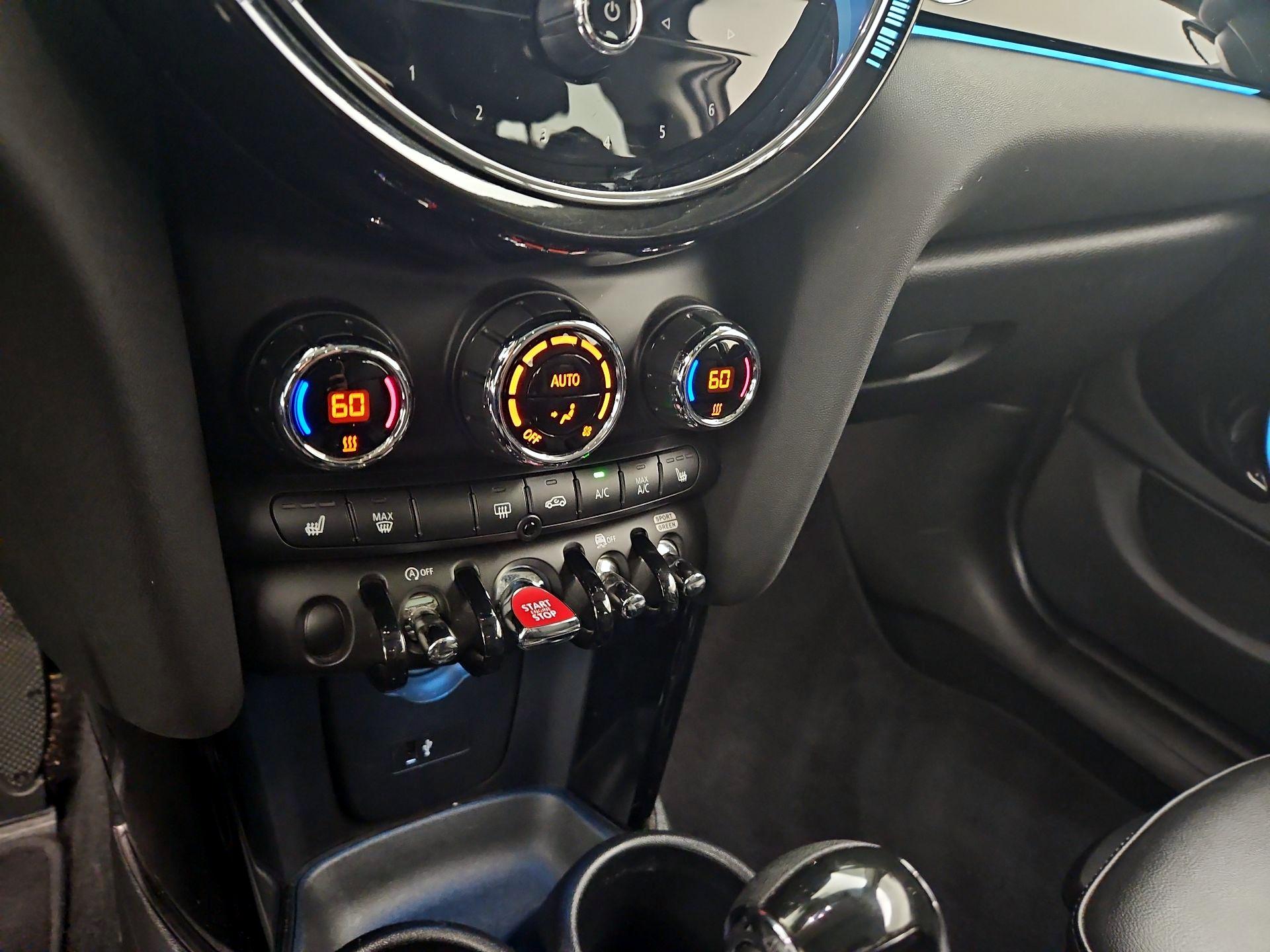 Thumbnail: 2022 MINI Cooper Hardtop - 17