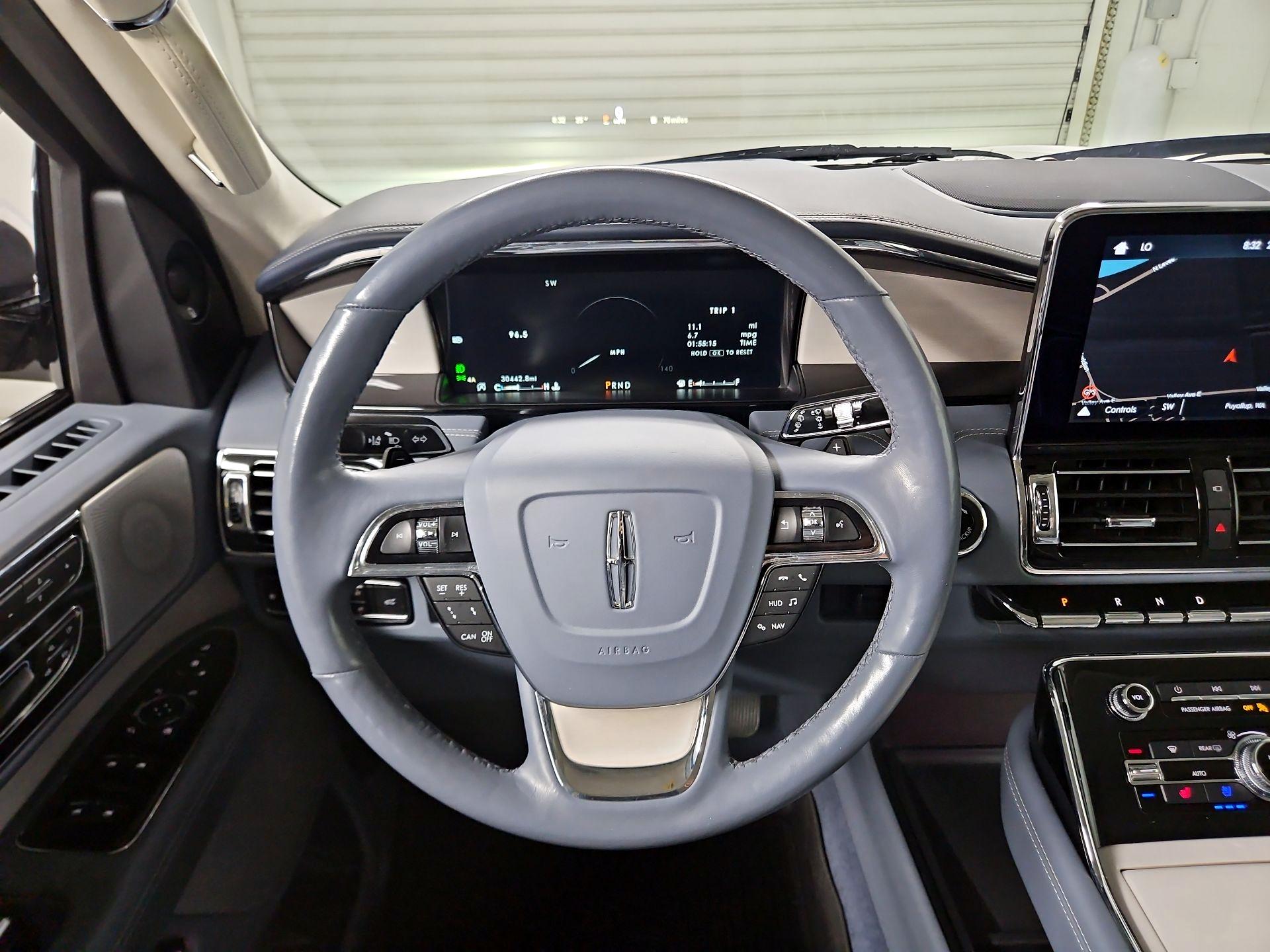 Thumbnail: 2019 Lincoln Navigator L - 10